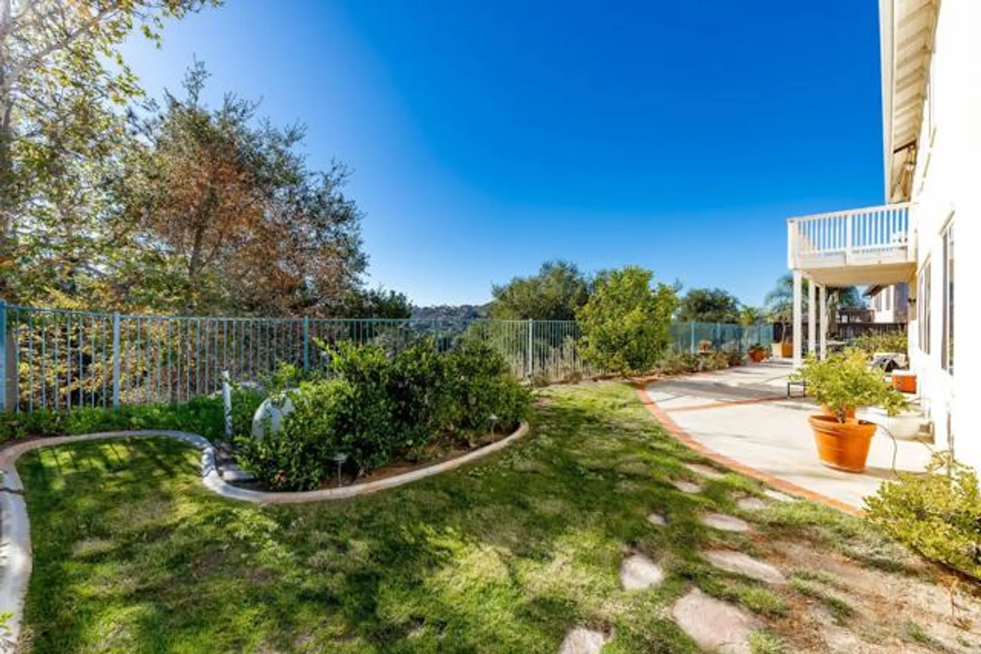 Property Slideshow image 29 of 34 | 10353 pinion trl, Escondido, CA, 92026