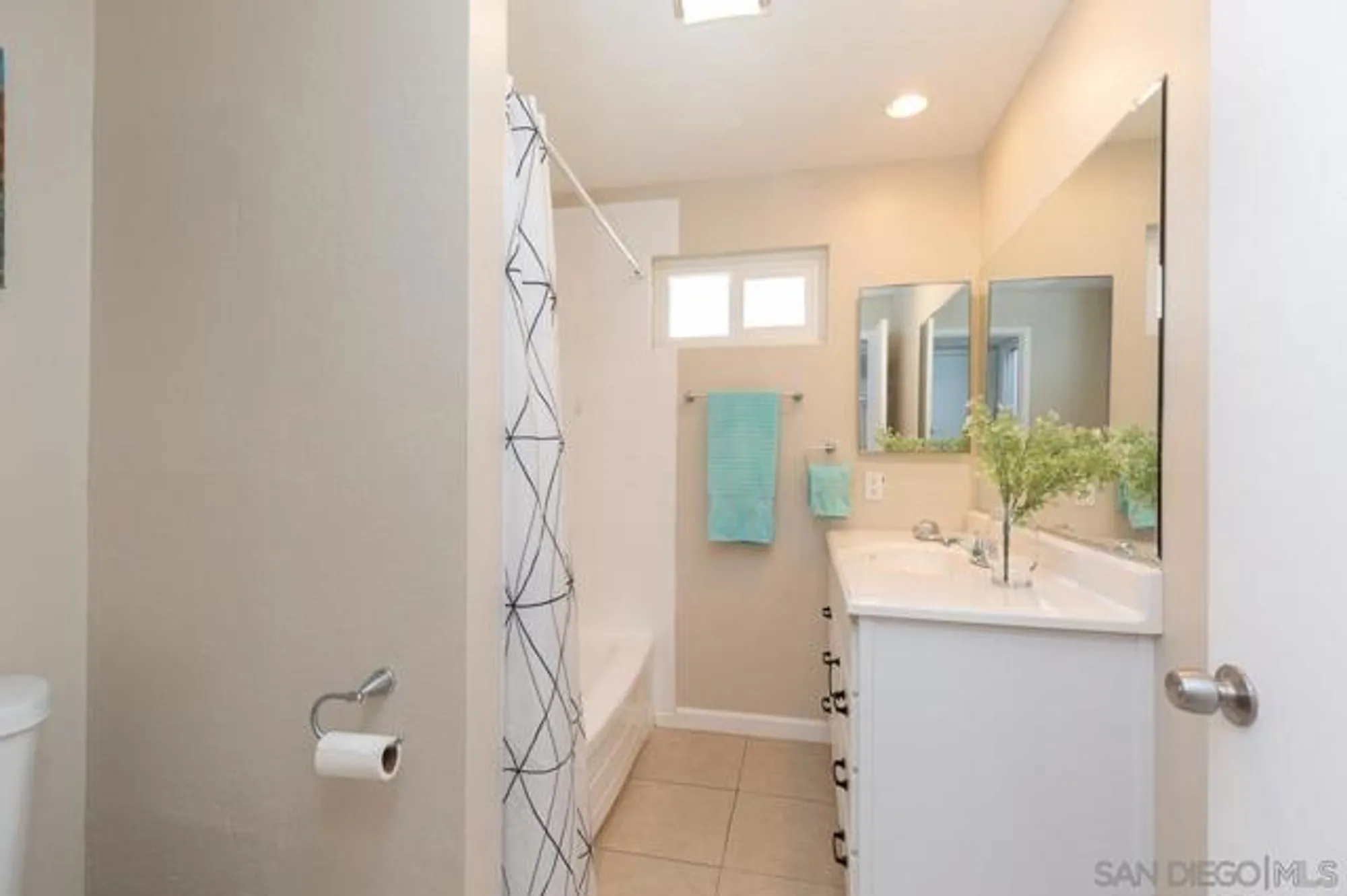 Property Slideshow image 16 of 22 | 3660 vista campana n unit 33, Oceanside, CA, 92057