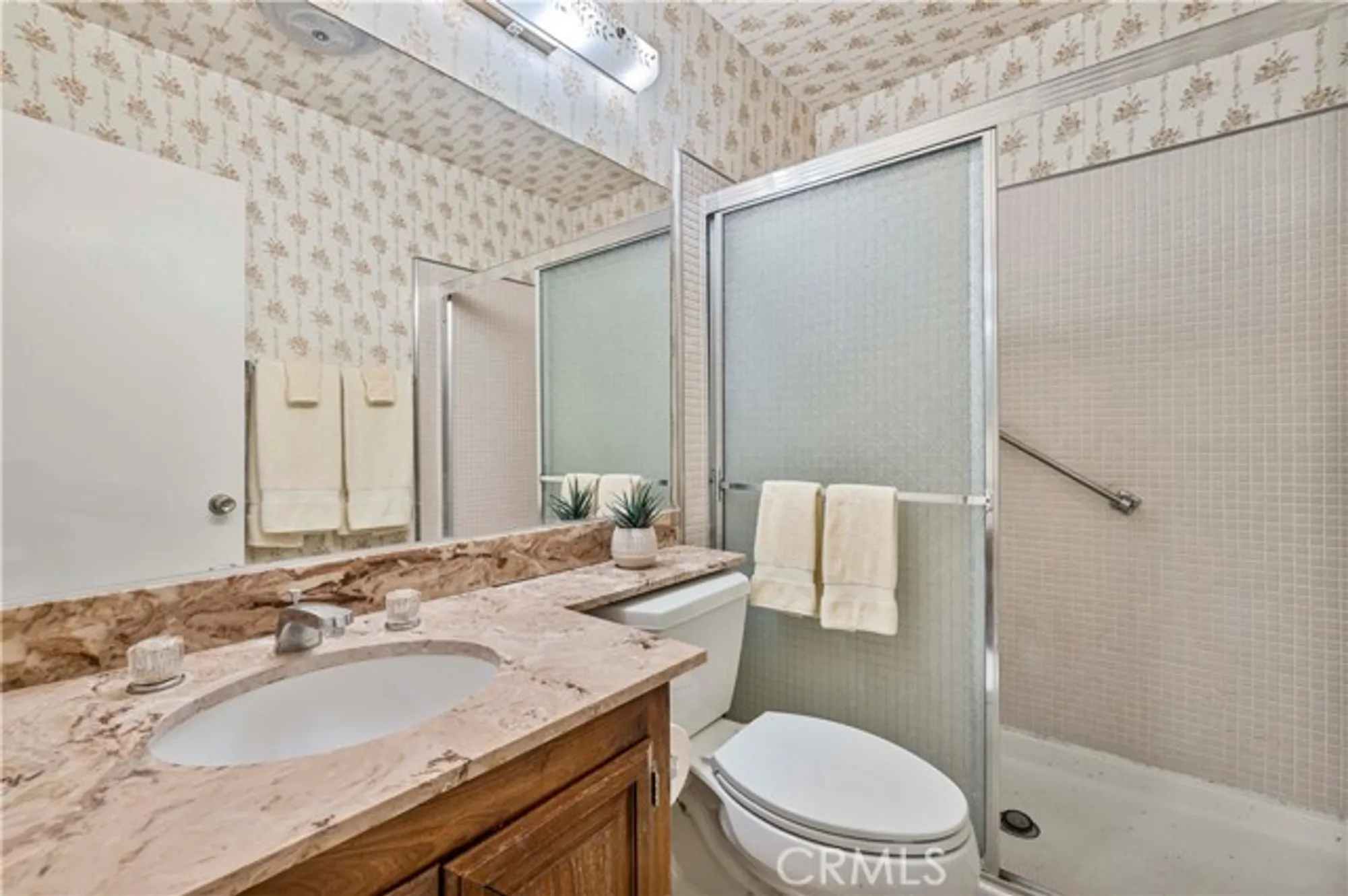 Property Slideshow image 8 of 34 | 26838 avenue of the oaks c, Newhall, CA, 91321