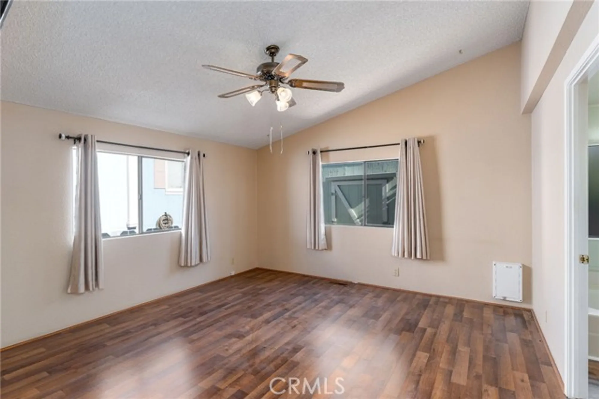 Property Slideshow image 14 of 44 | 38350 via taffia, Murrieta, CA, 92563