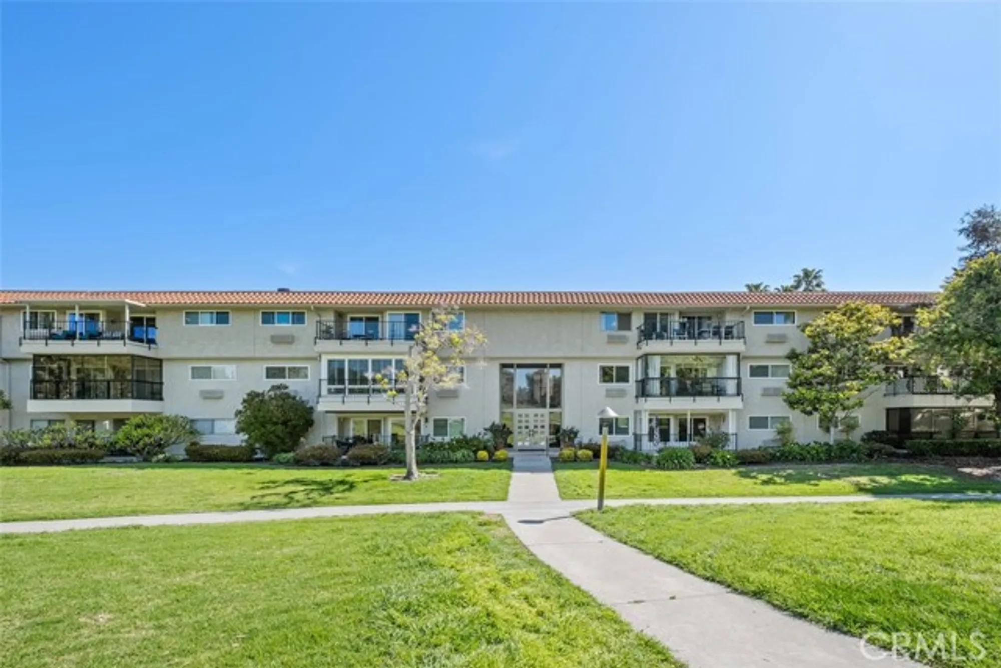 Property Slideshow image 1 of 34 | 2388 via mariposa 3e, Laguna Woods, CA, 92637