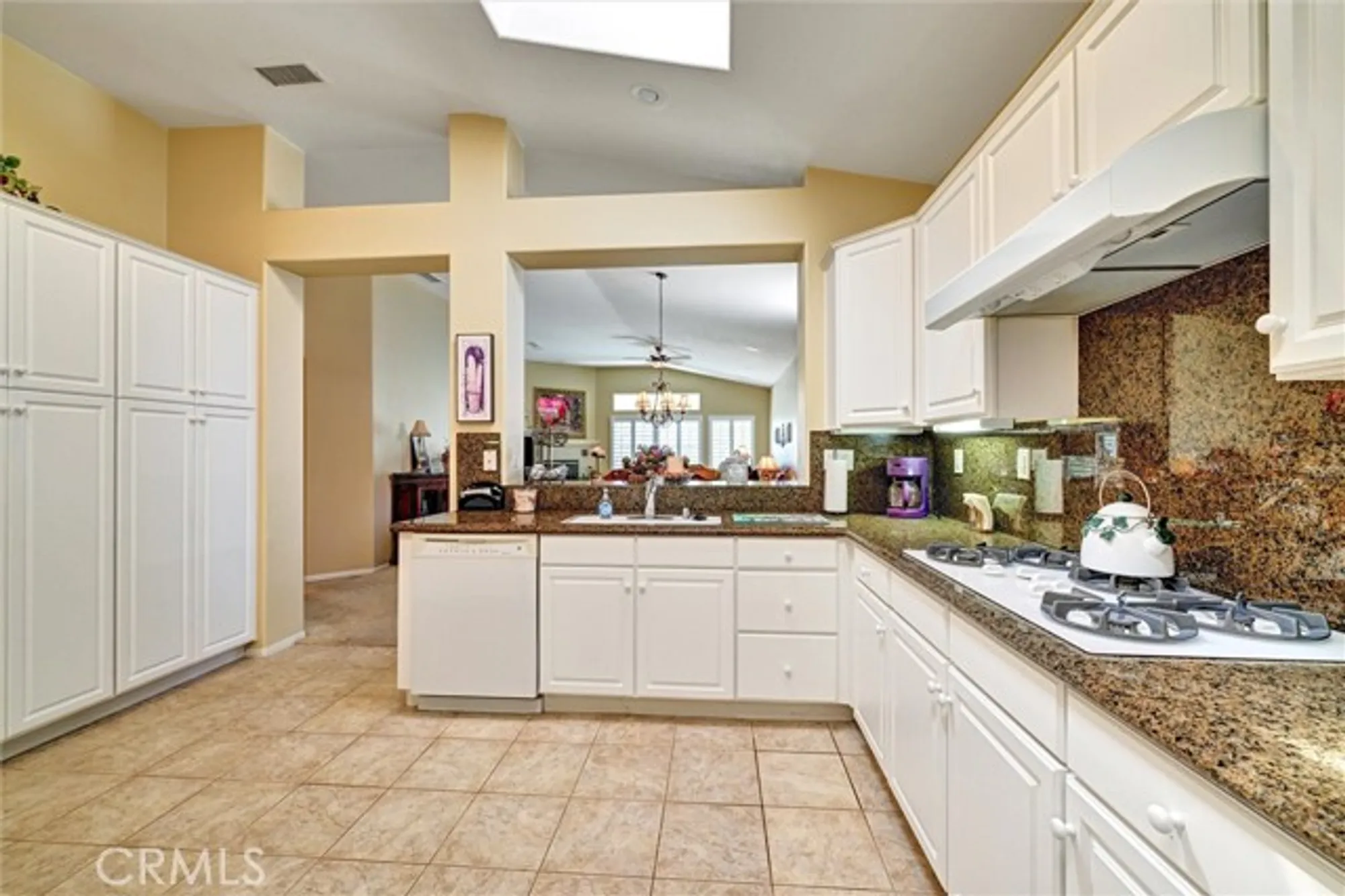 Property Slideshow image 16 of 34 | 39946 via graziana, Murrieta, CA, 92562