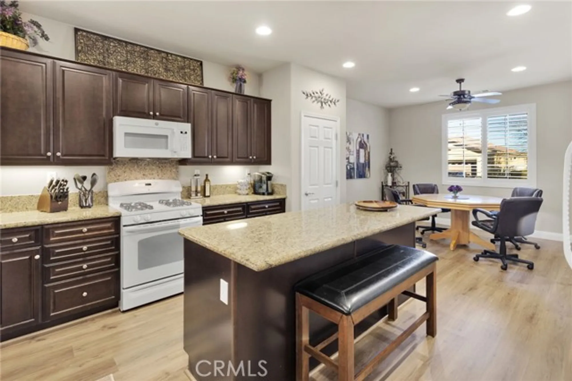 Property Slideshow image 15 of 54 | 10332 darby rd, Apple Valley, CA, 92308