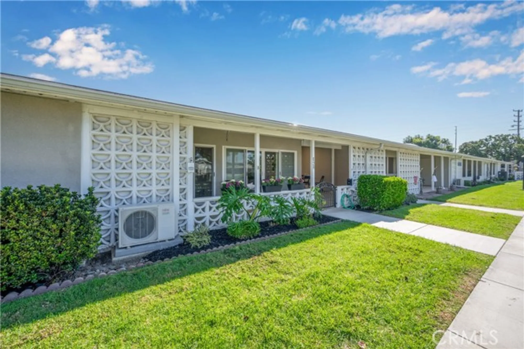 Property Slideshow image 3 of 25 | 1461 monterey rd apt 28e, Seal Beach, CA, 90740