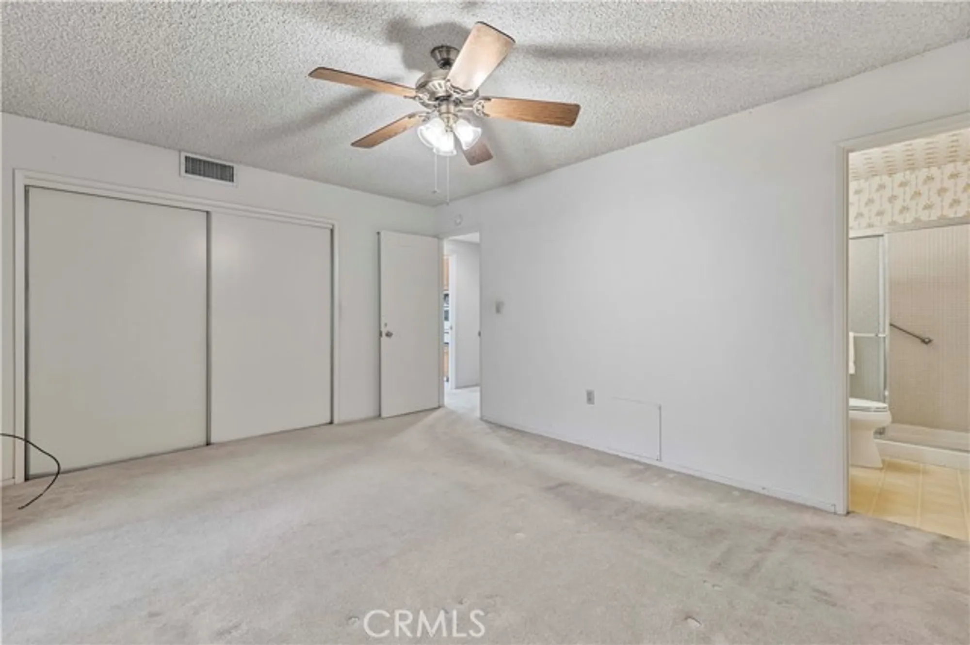 Property Slideshow image 7 of 34 | 26838 avenue of the oaks c, Newhall, CA, 91321