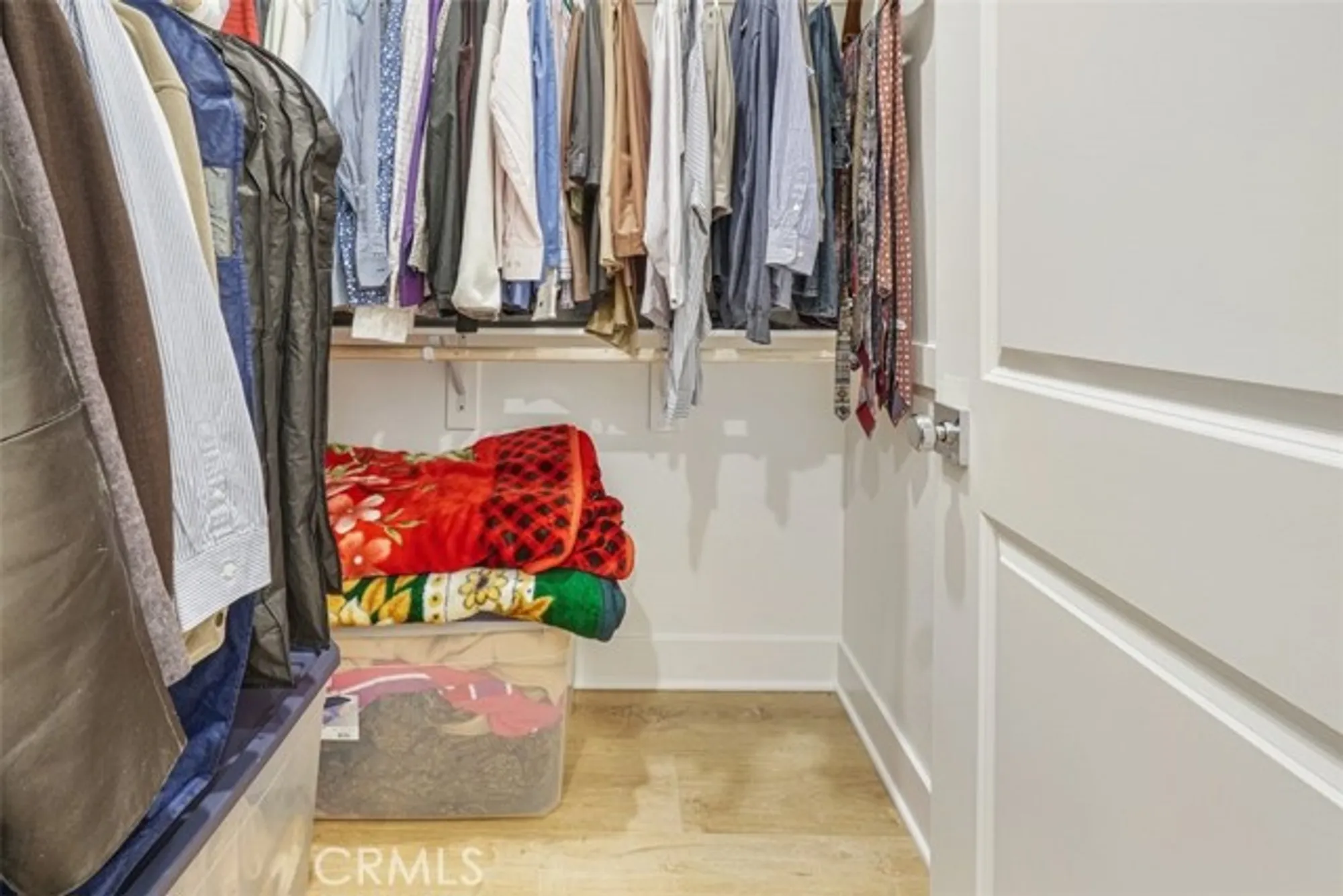 Property Slideshow image 20 of 60 | 24501 via sendero, Valencia, CA, 91354