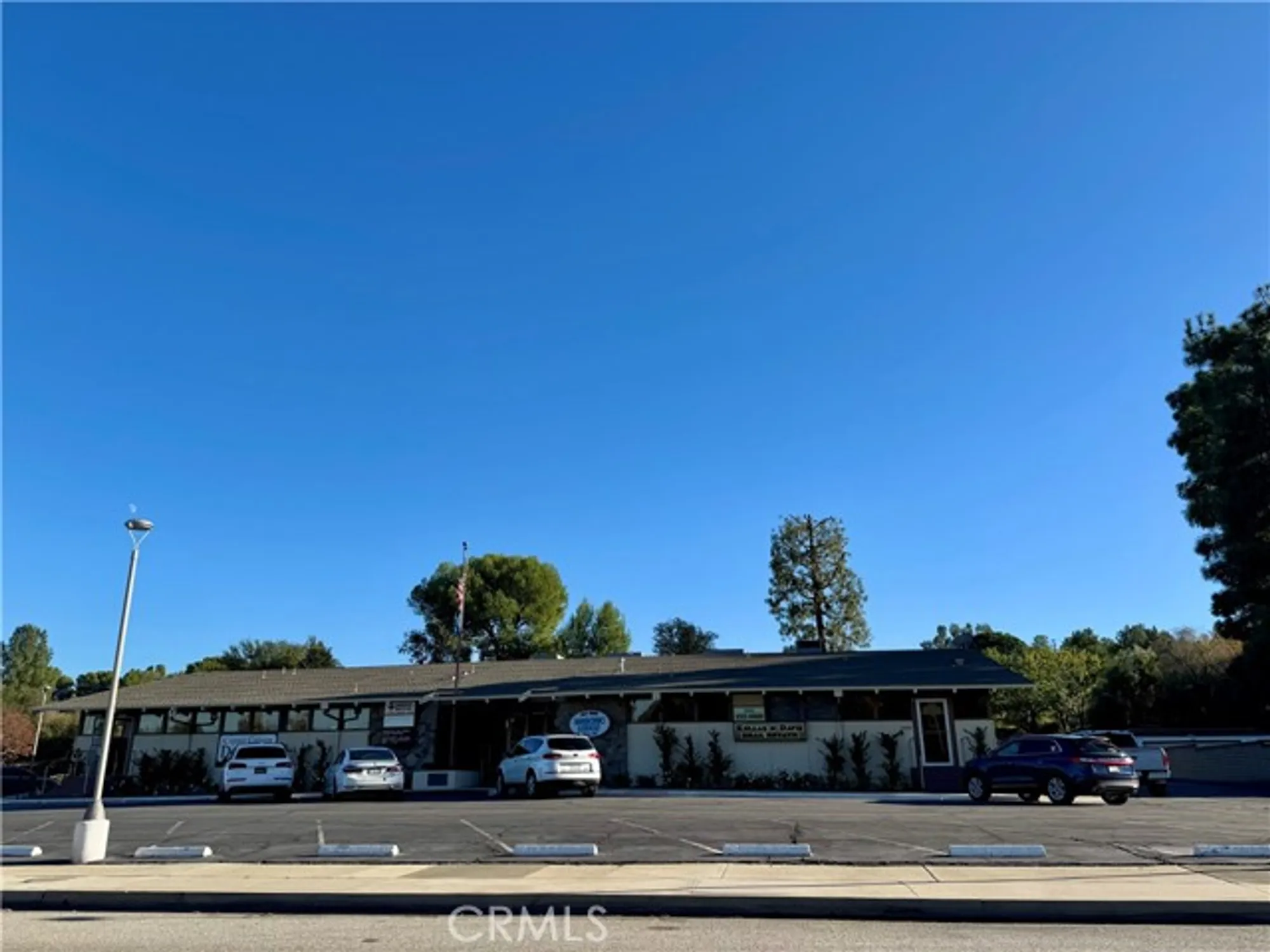 Property Slideshow image 12 of 13 | 19152 avenue of the oaks b, Newhall, CA, 91321