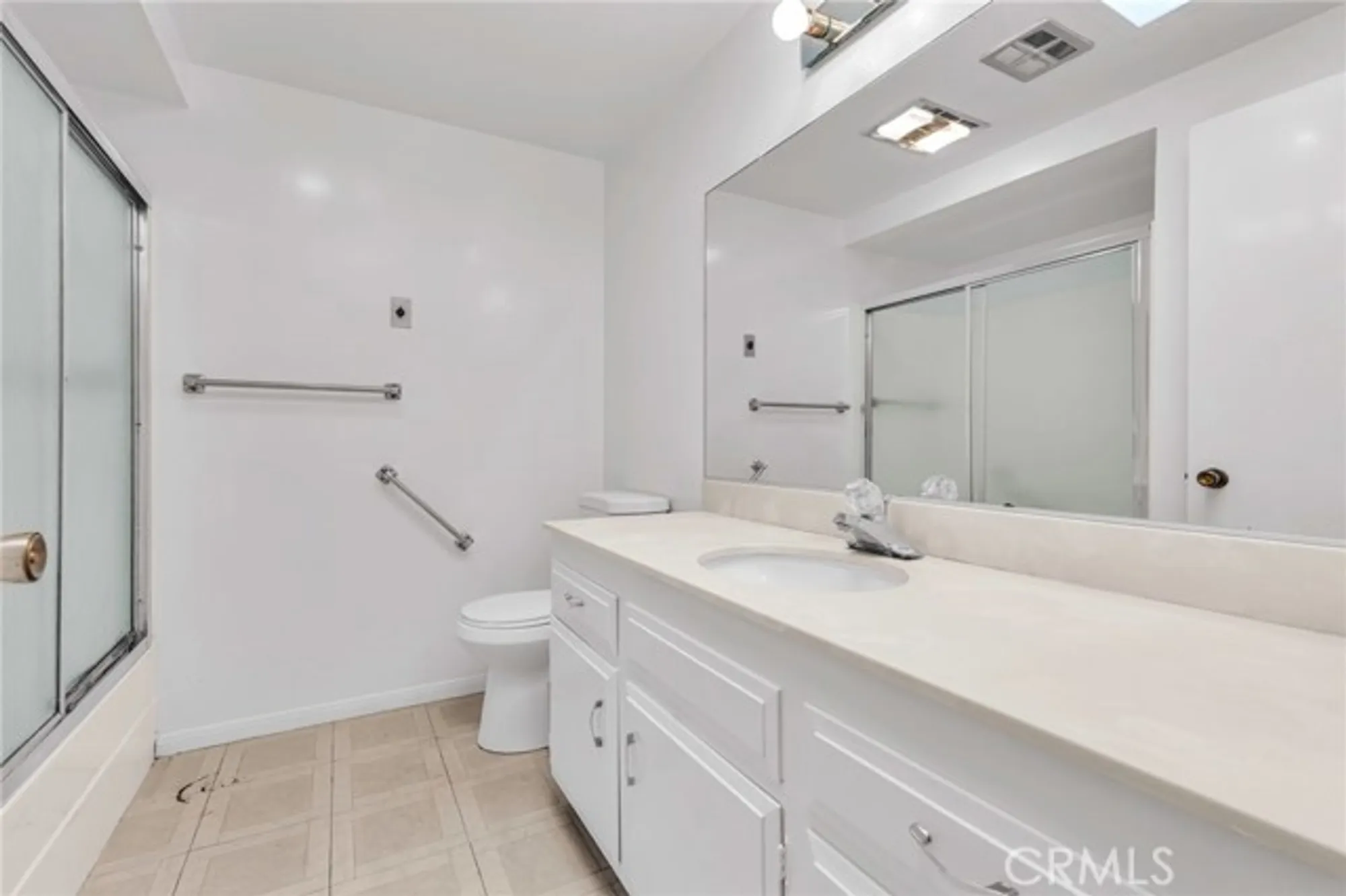 Property Slideshow image 16 of 20 | 2197 via mariposa e b, Laguna Woods, CA, 92637