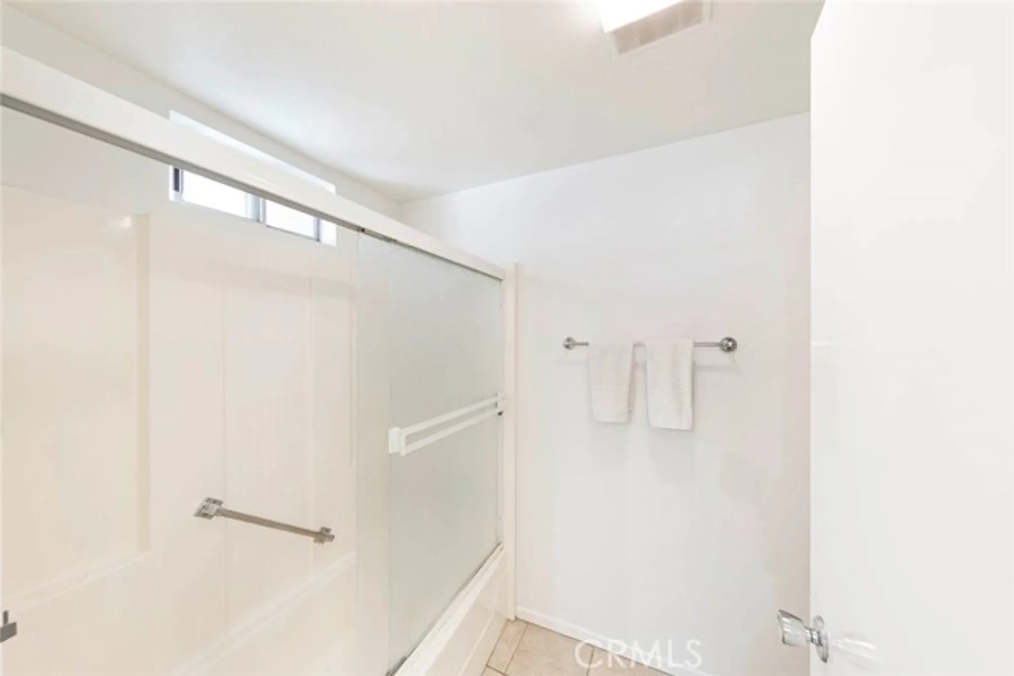 Property Slideshow image 11 of 21 | 2370 via mariposa 1b, Laguna Woods, CA, 92637