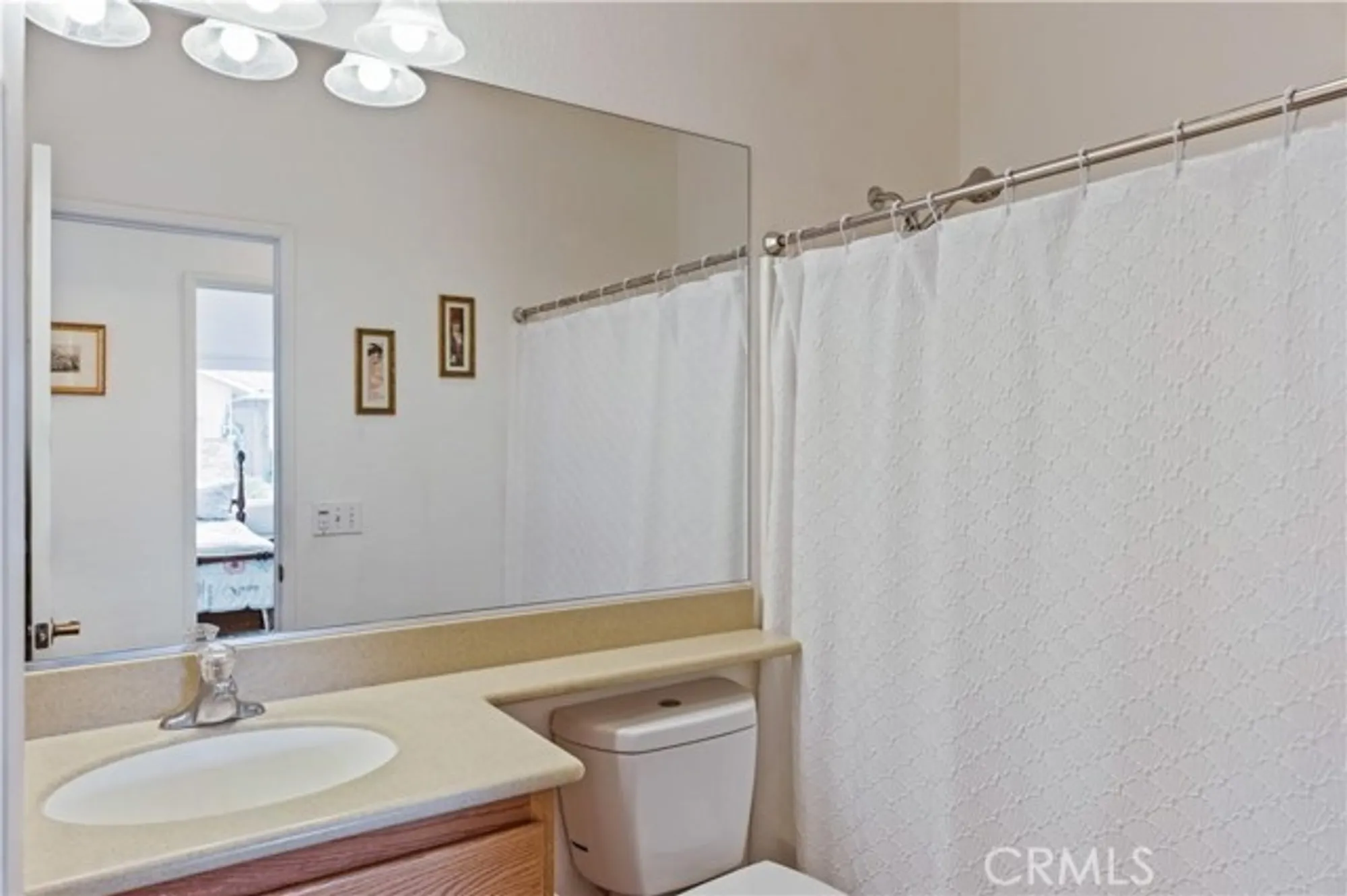 Property Slideshow image 14 of 32 | 7466 via real ln, Yucca Valley, CA, 92284