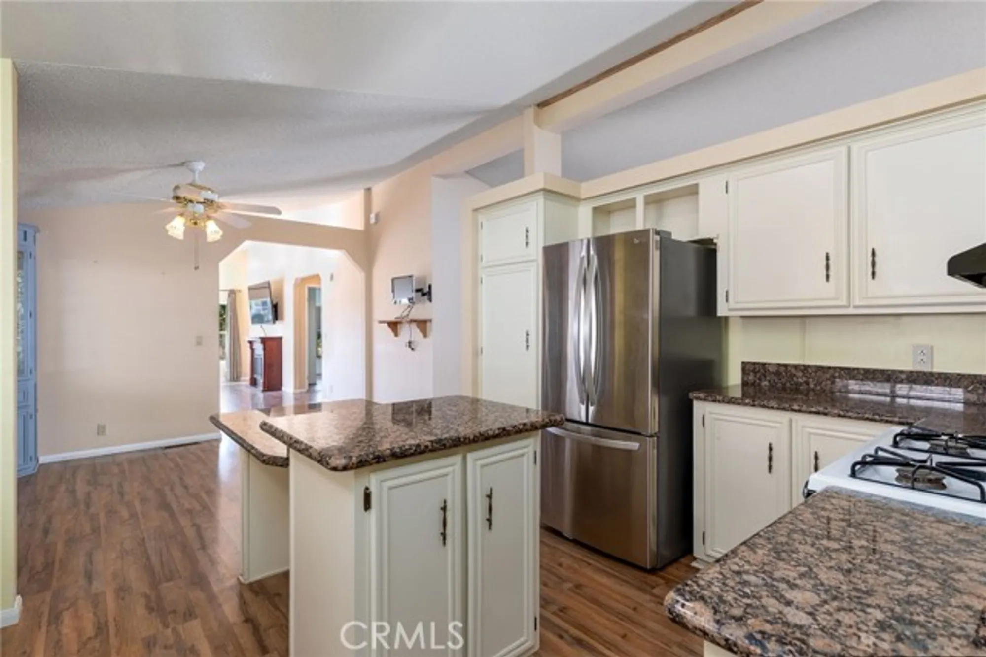 Property Slideshow image 13 of 44 | 38350 via taffia, Murrieta, CA, 92563