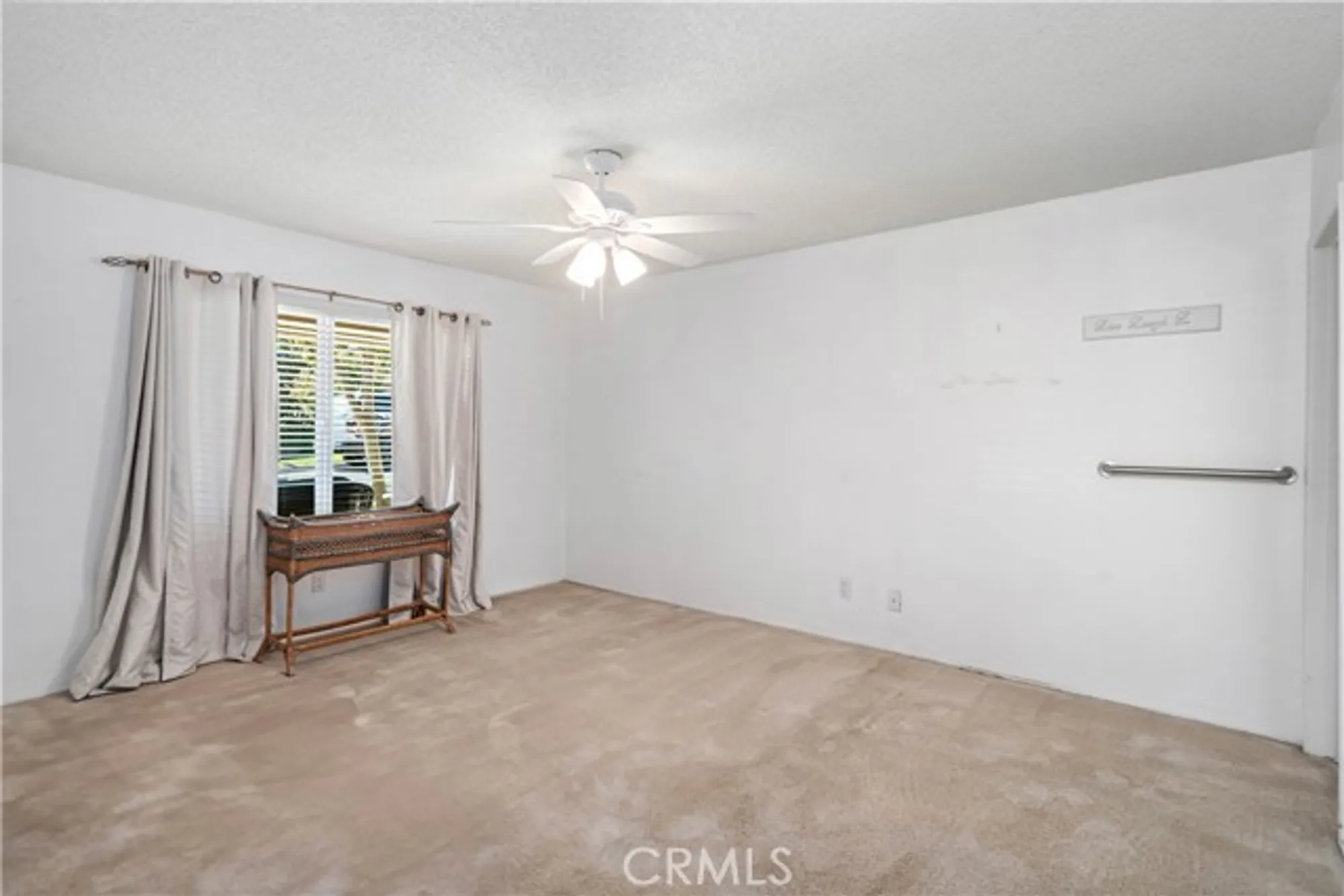 Property Slideshow image 14 of 30 | 19427 oak crossing rd, Newhall, CA, 91321
