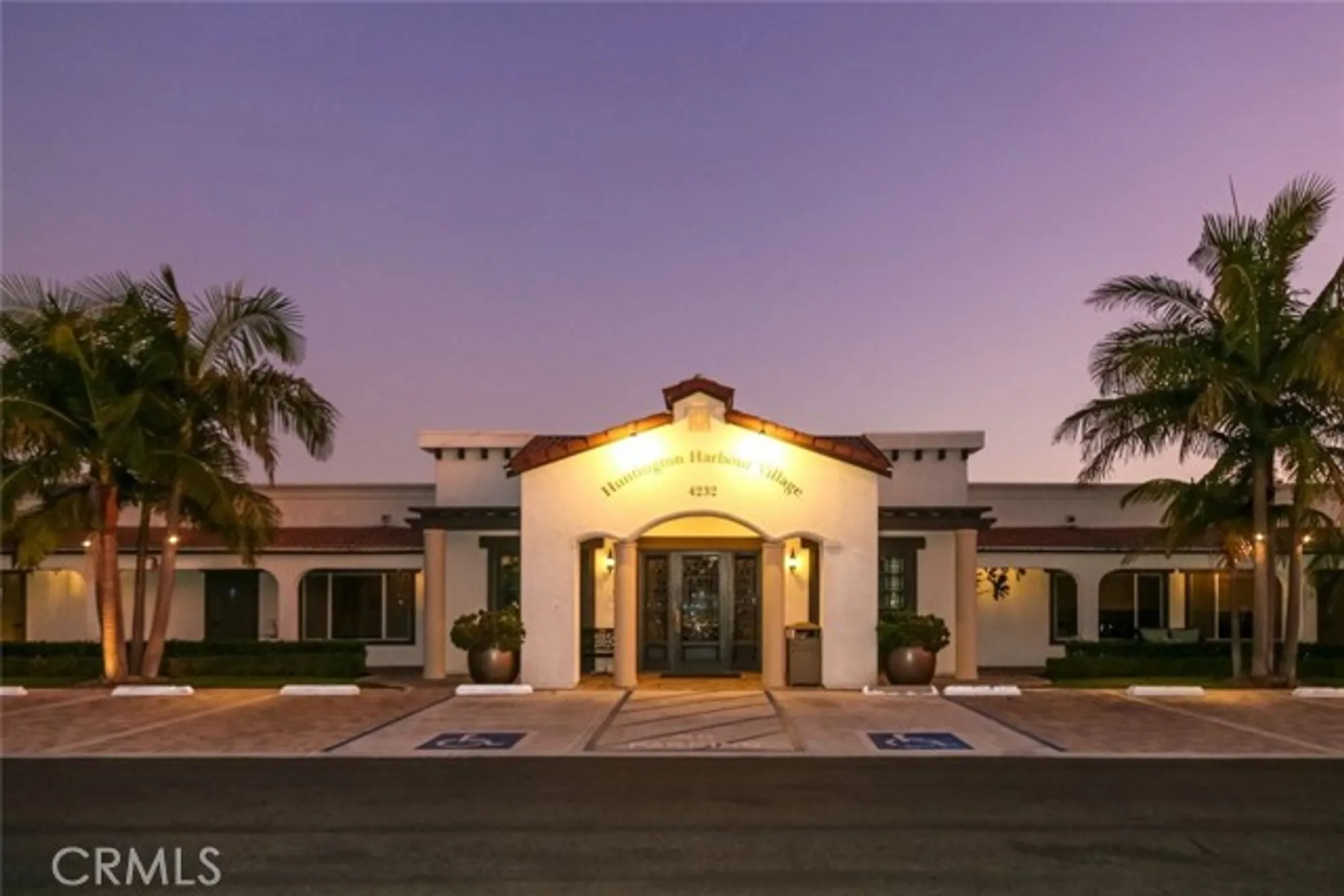 Property Slideshow image 5 of 18 | 4382 lahaina dr, Huntington Beach, CA, 92649