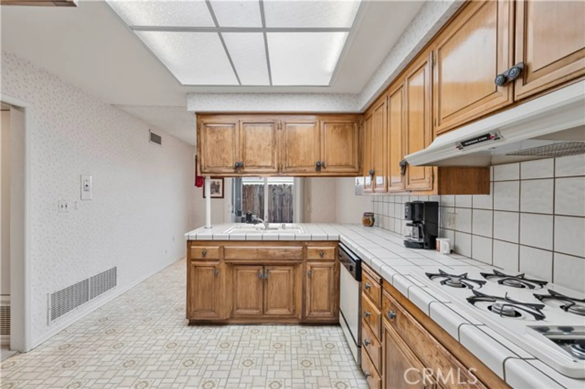 Property Slideshow image 5 of 34 | 26838 avenue of the oaks c, Newhall, CA, 91321