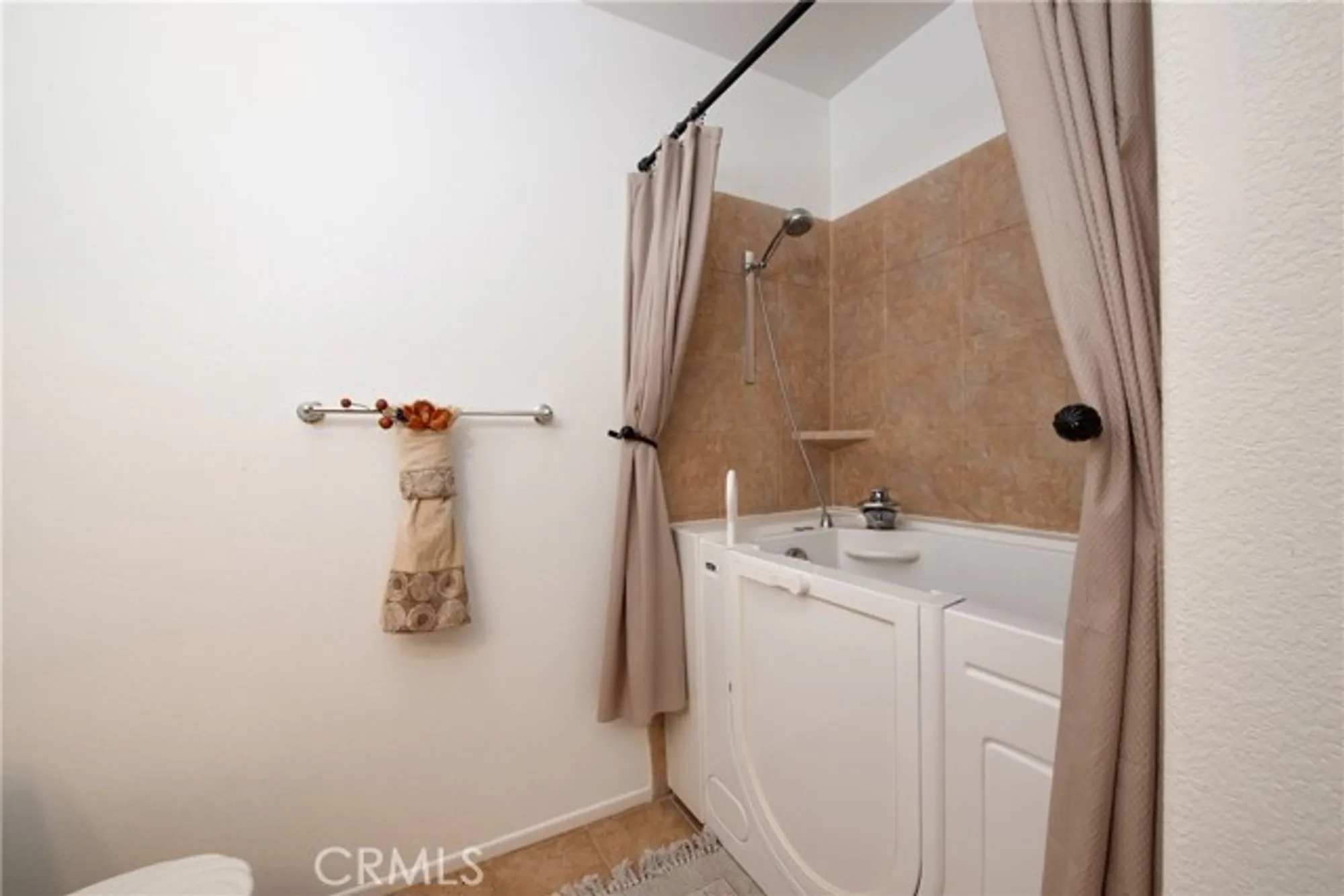 Property Slideshow image 19 of 27 | 29427 bentcreek ct, Menifee, CA, 92584