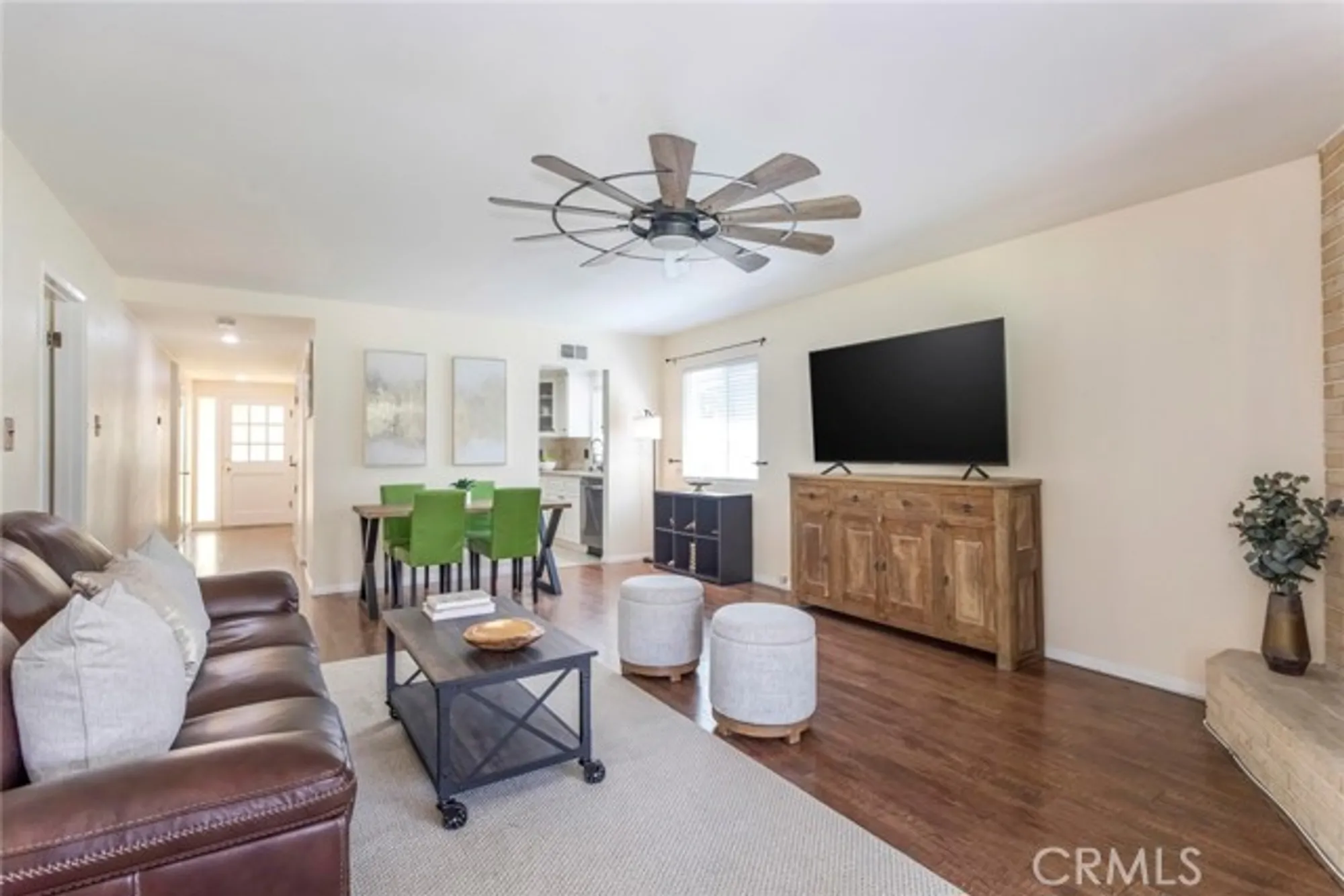 Property Slideshow image 8 of 59 | 26751 winsome cir, Newhall, CA, 91321