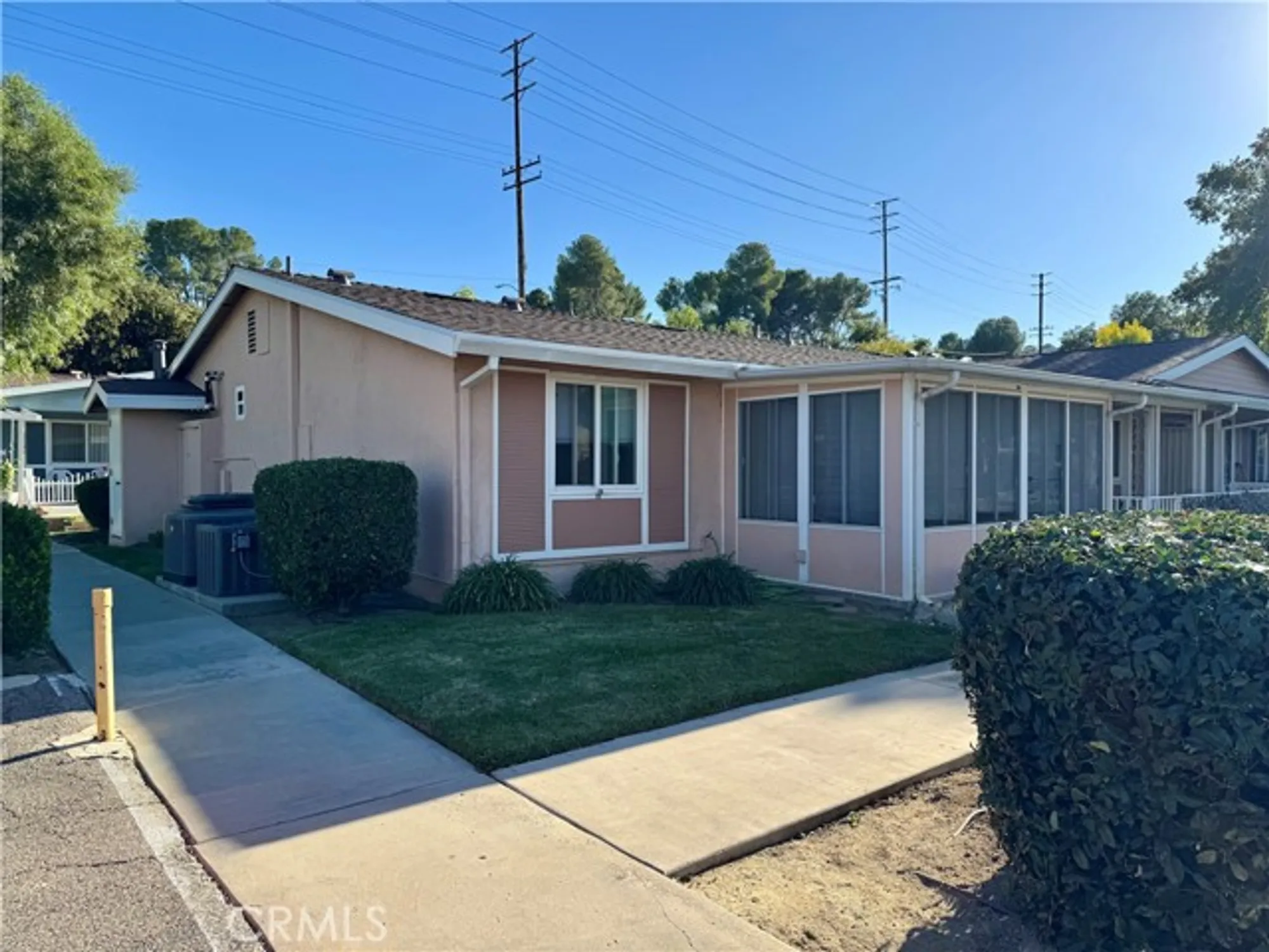 Property Slideshow image 3 of 13 | 19152 avenue of the oaks b, Newhall, CA, 91321