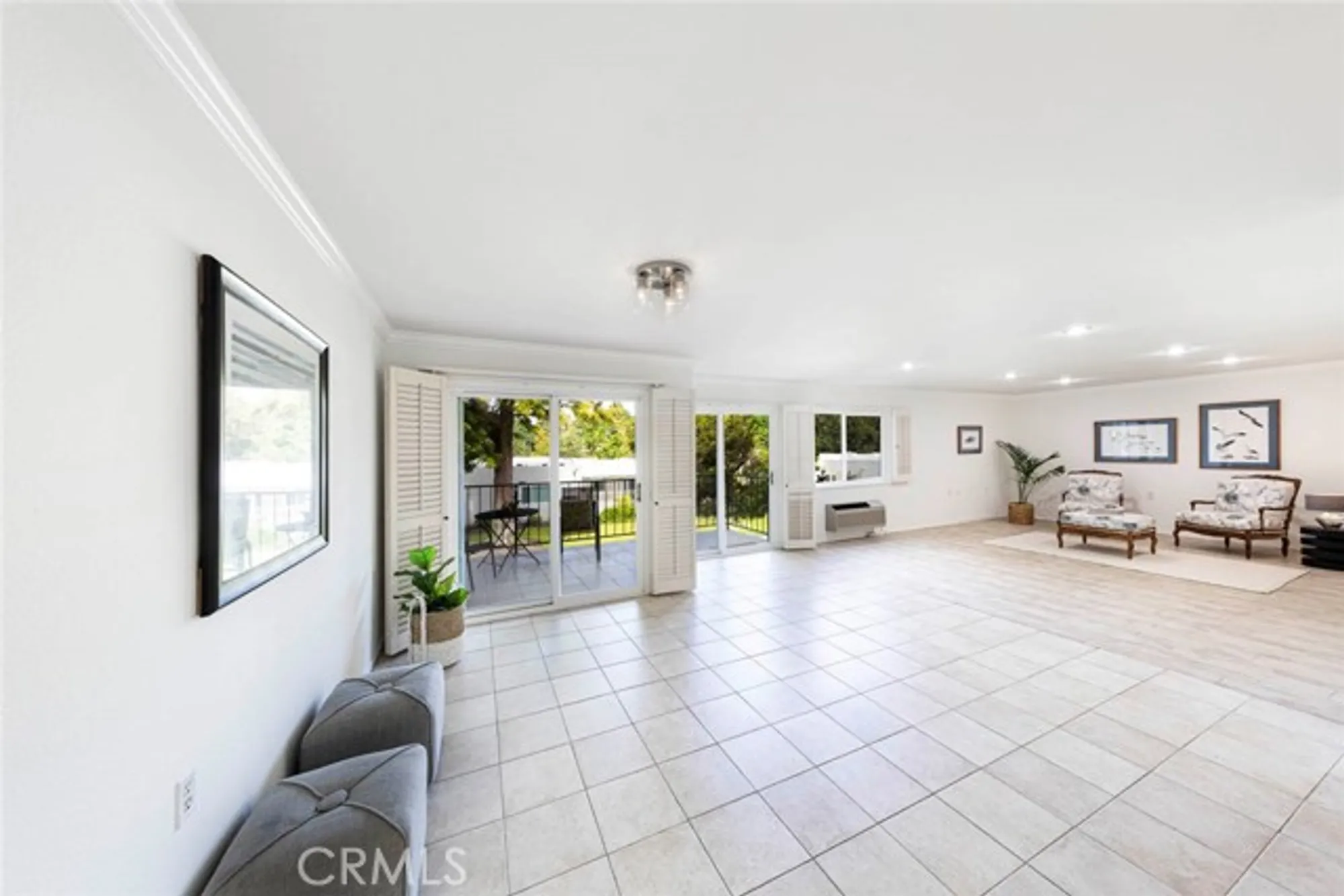 Property Slideshow image 2 of 21 | 2370 via mariposa 1b, Laguna Woods, CA, 92637