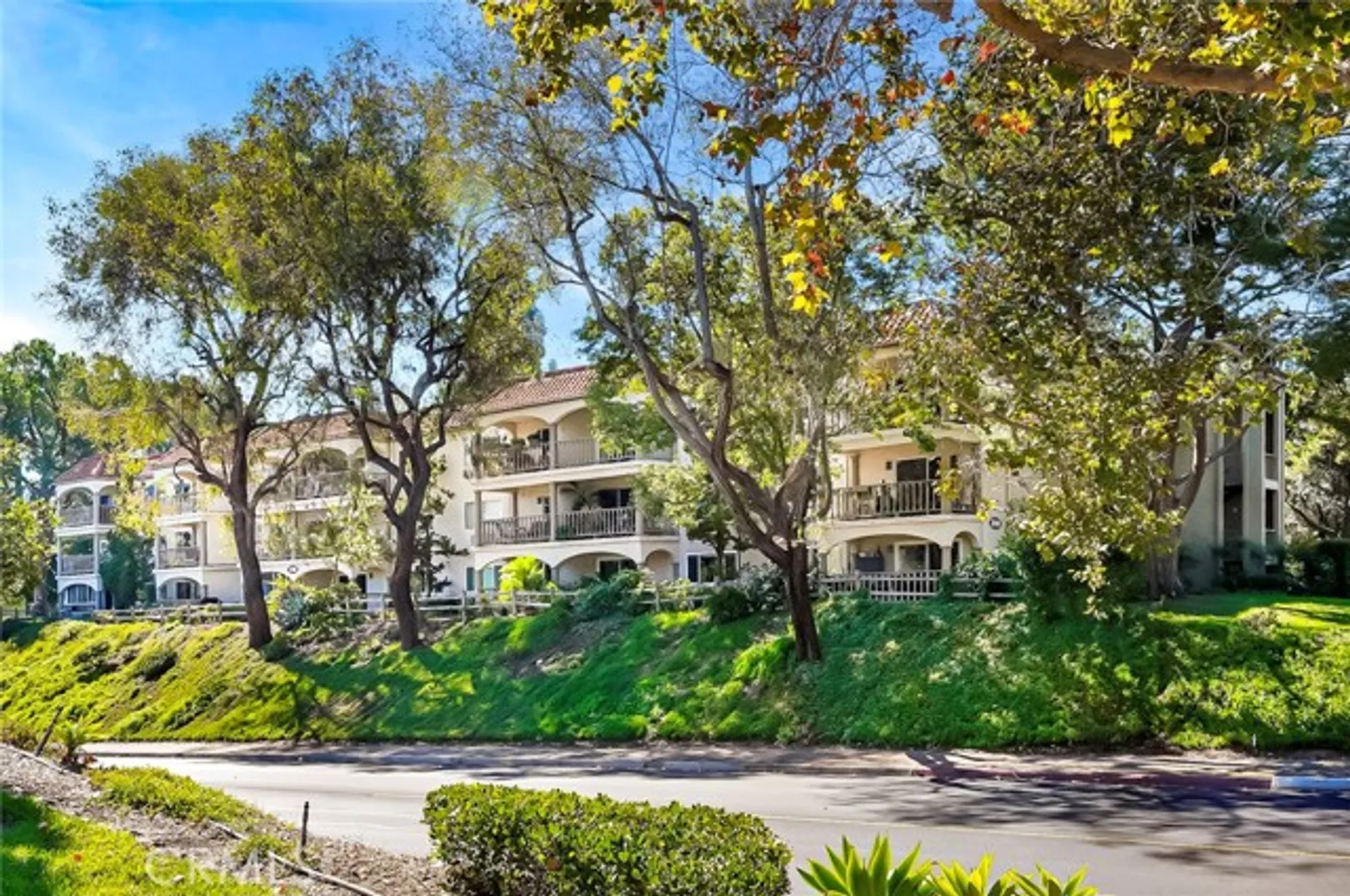 Property Slideshow image 24 of 28 | 3500 bahia blanca 3b, Laguna Woods, CA, 92637