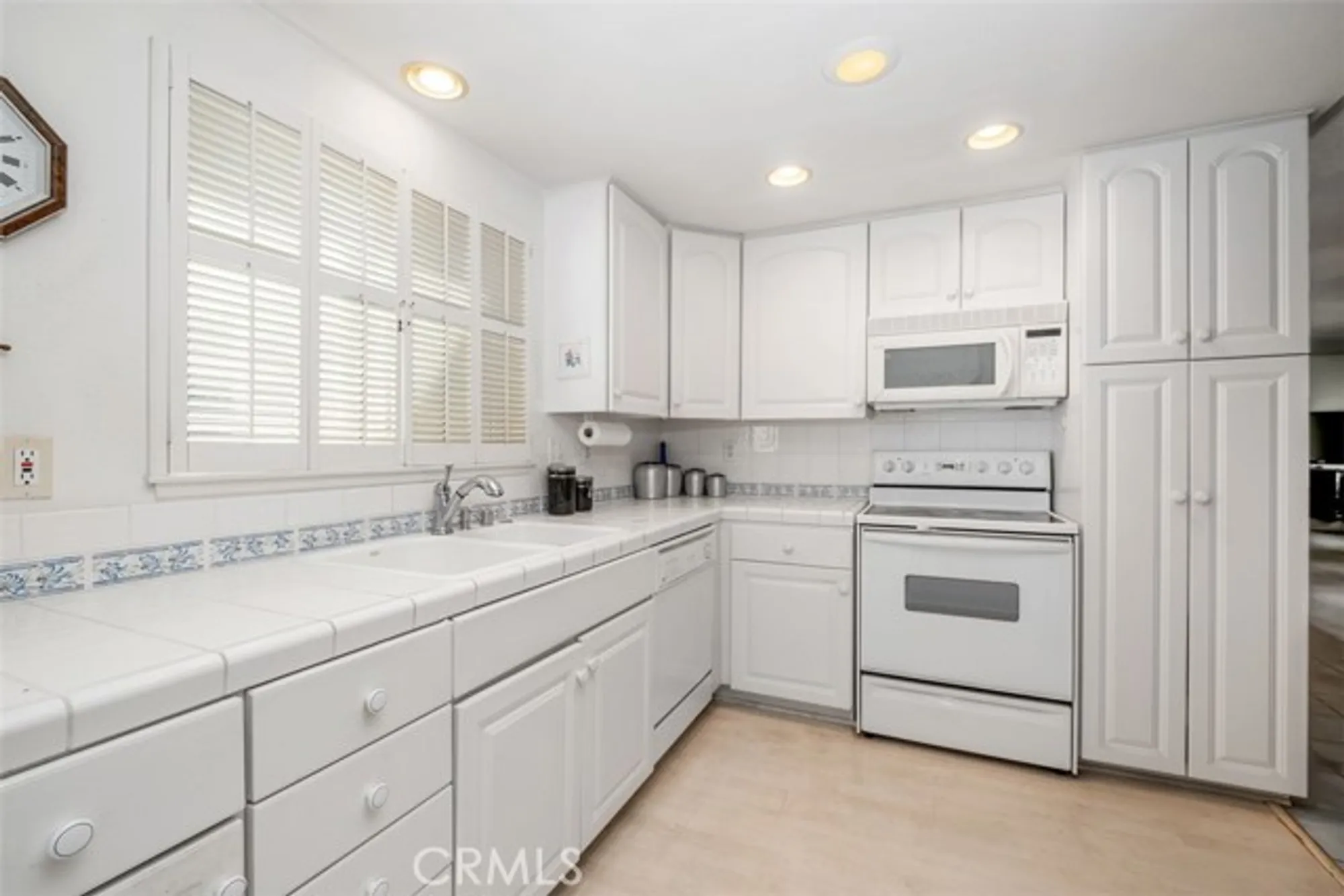 Property Slideshow image 11 of 34 | 2388 via mariposa 3e, Laguna Woods, CA, 92637