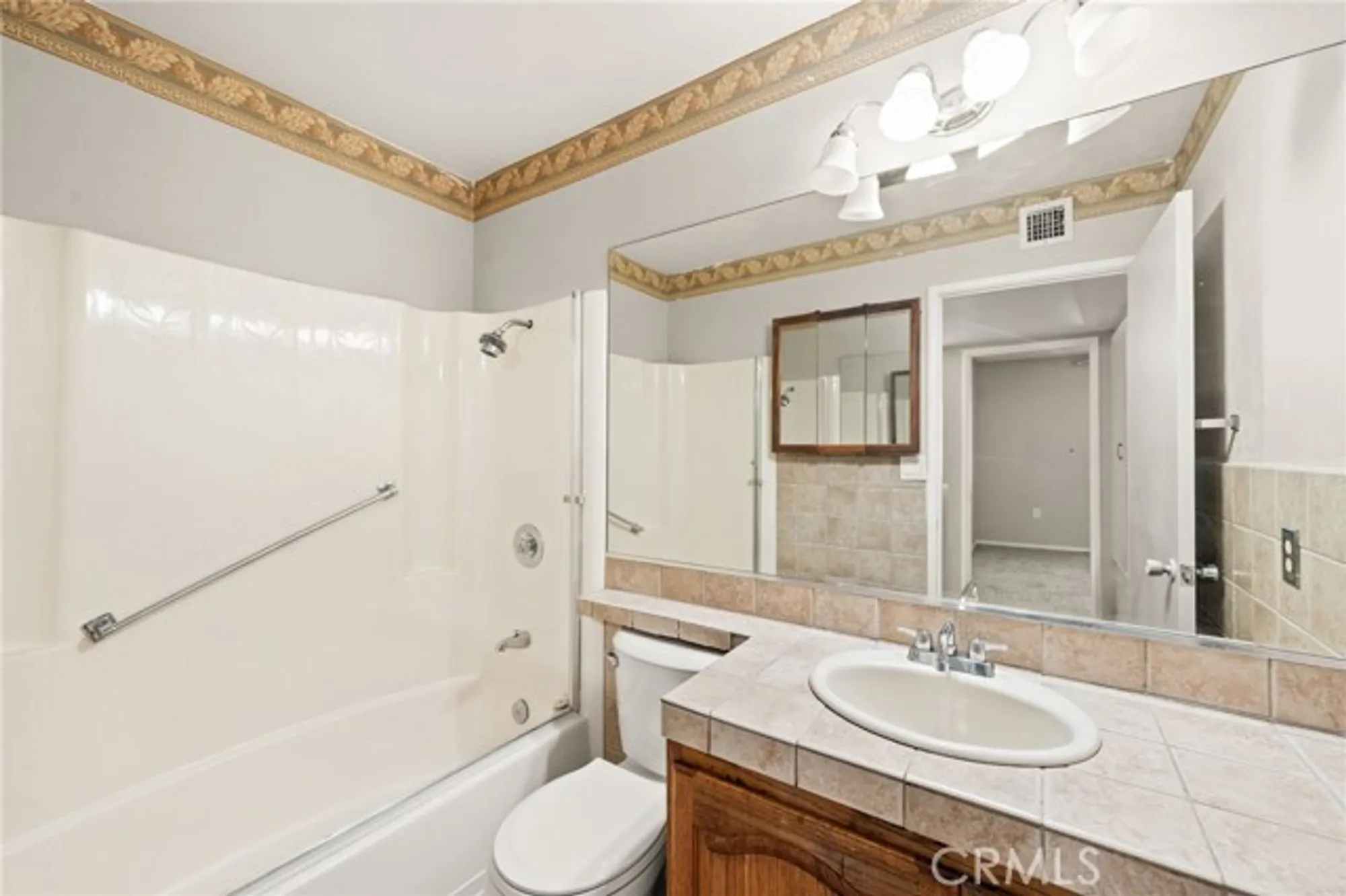 Property Slideshow image 19 of 34 | 28257 portsmouth dr, Menifee, CA, 92586