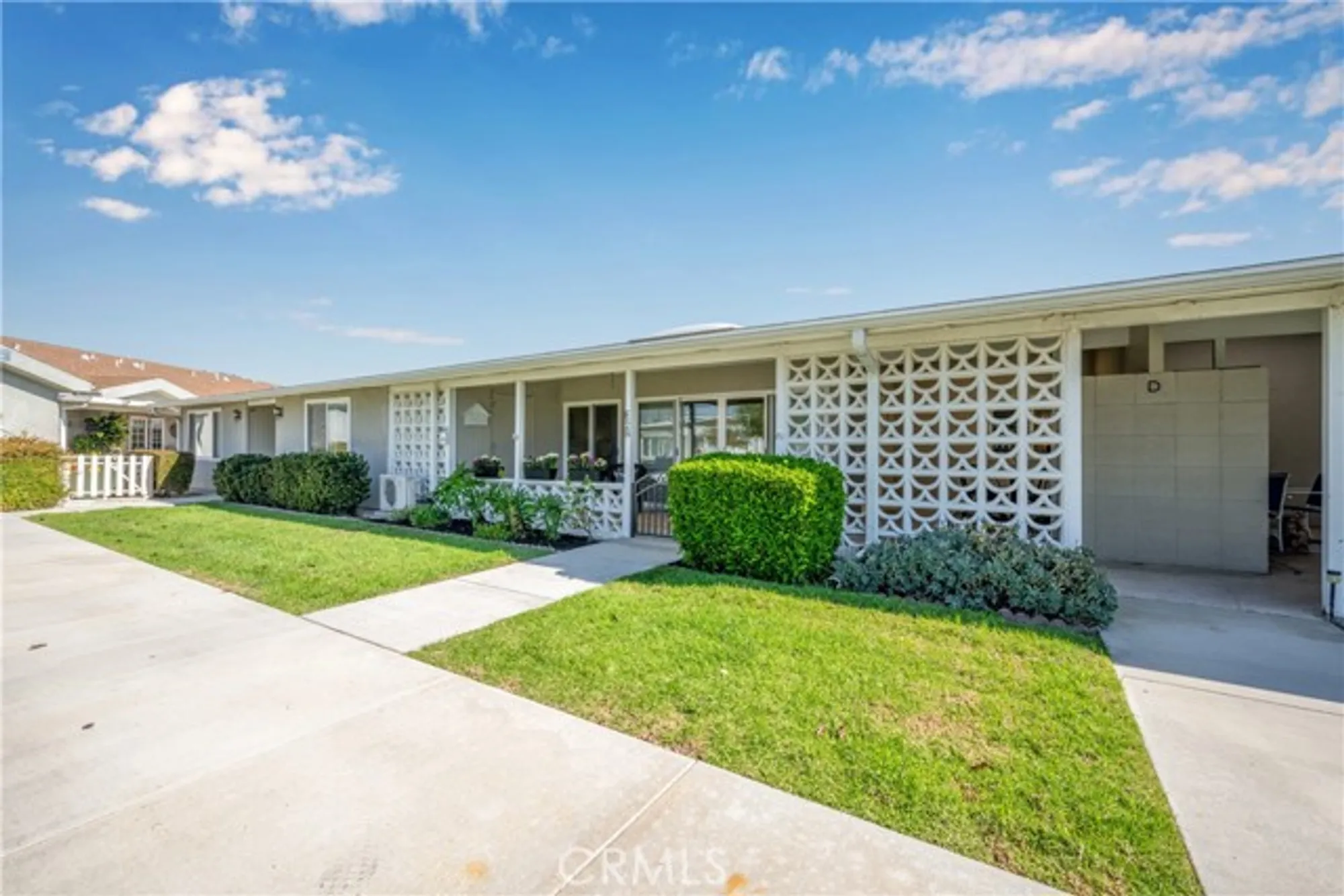 Property Slideshow image 2 of 25 | 1461 monterey rd apt 28e, Seal Beach, CA, 90740