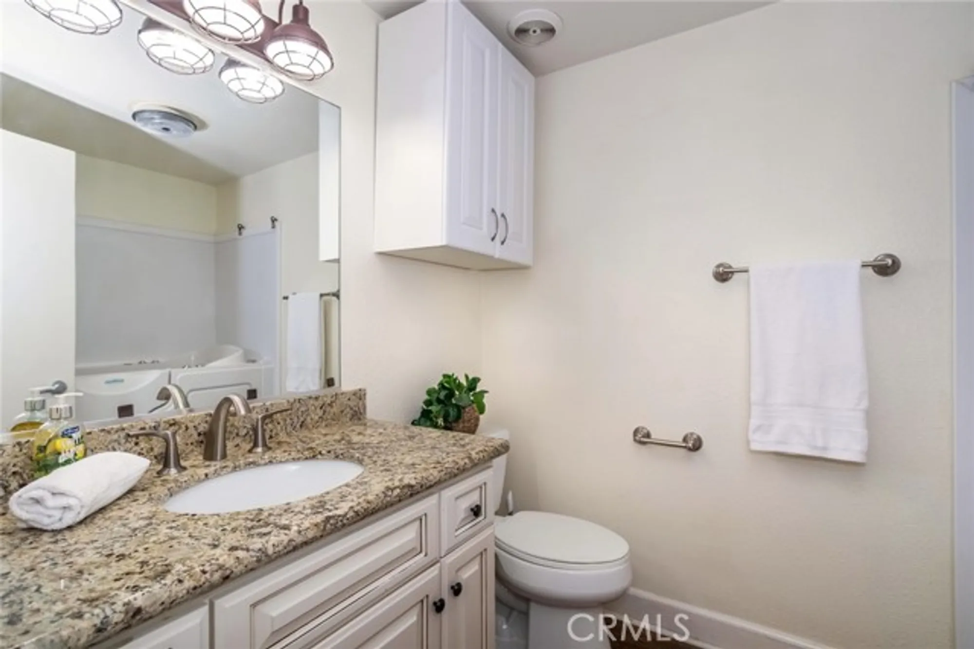 Property Slideshow image 20 of 59 | 26751 winsome cir, Newhall, CA, 91321