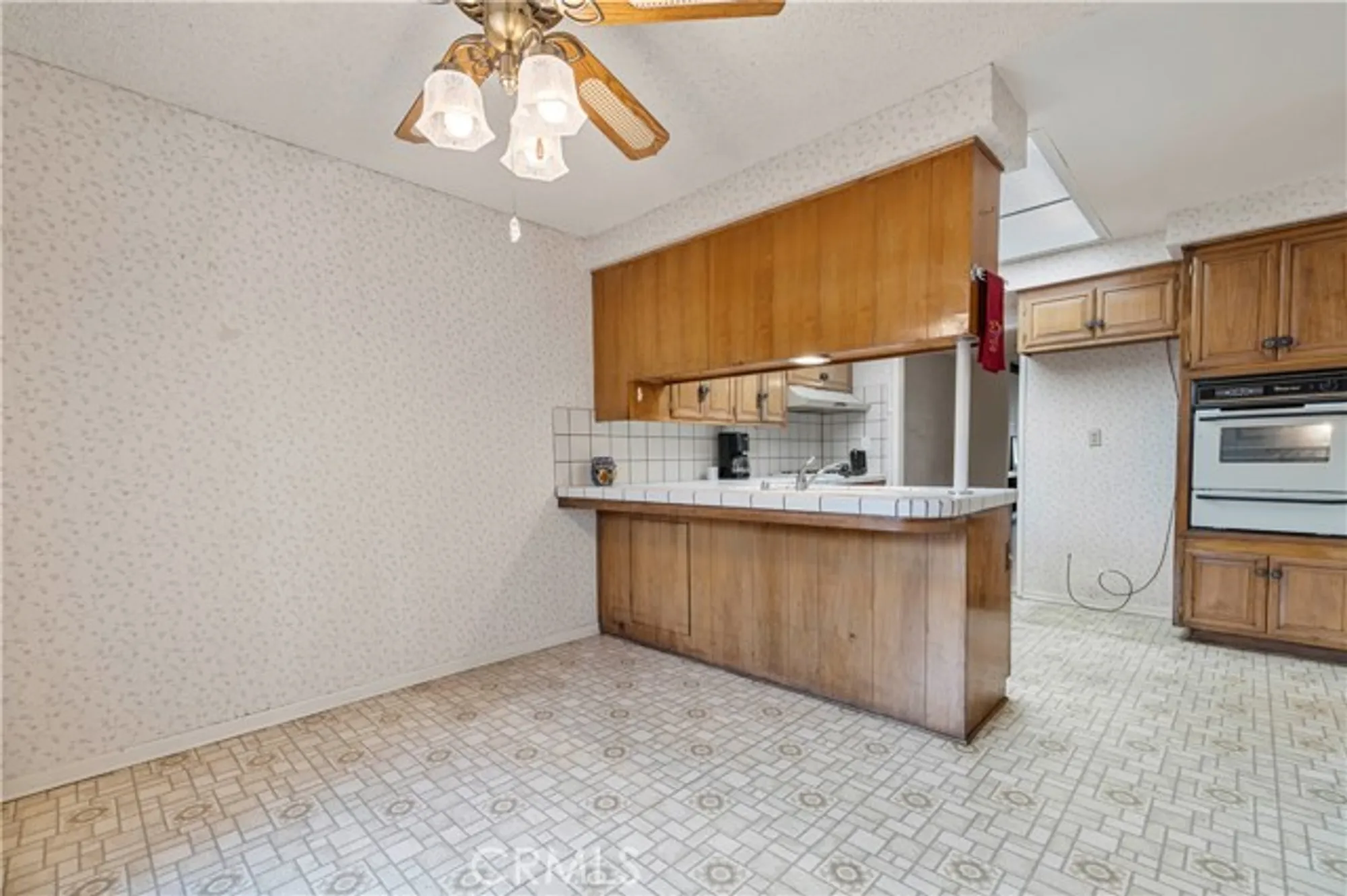 Property Slideshow image 17 of 34 | 26838 avenue of the oaks c, Newhall, CA, 91321
