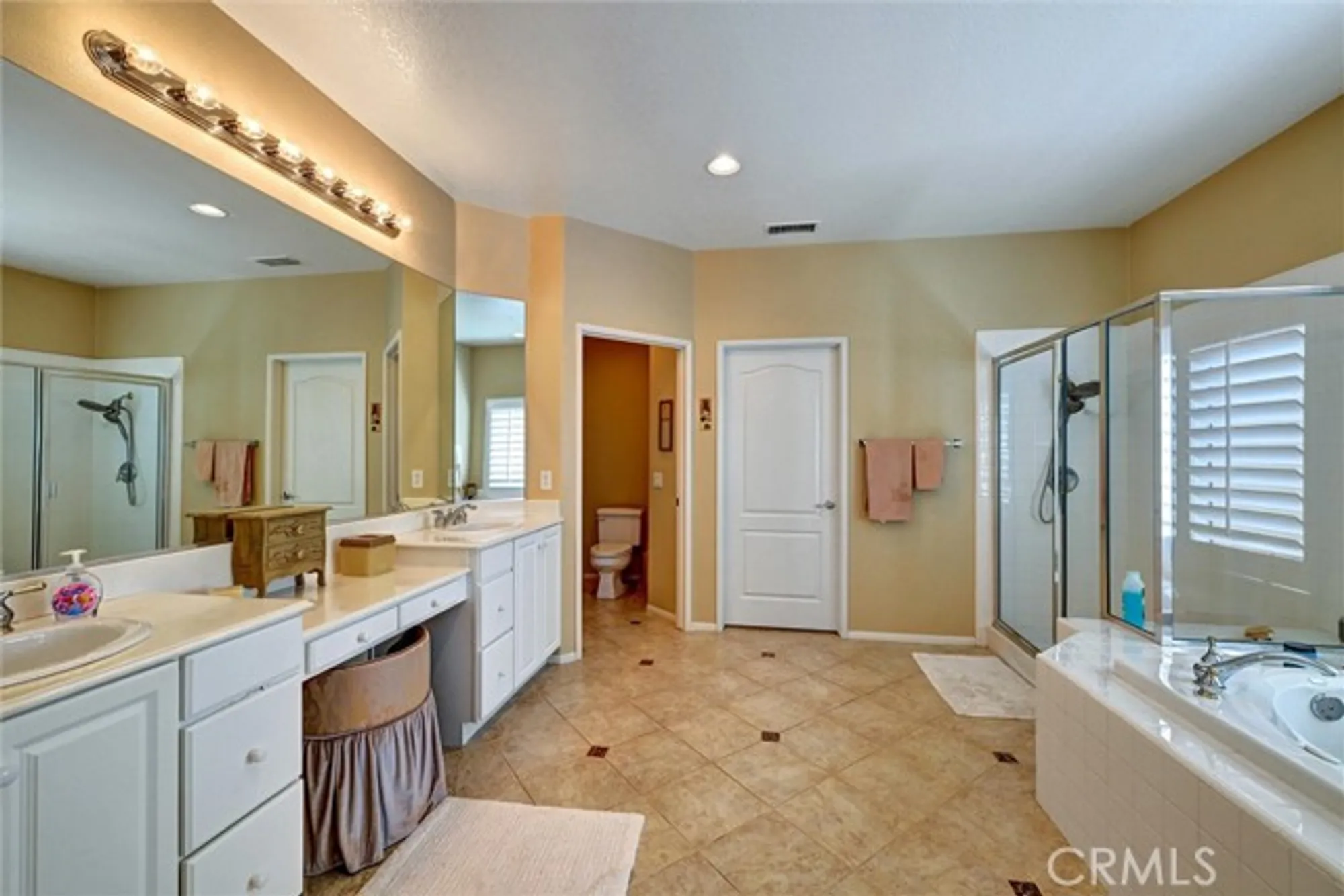 Property Slideshow image 27 of 34 | 39946 via graziana, Murrieta, CA, 92562