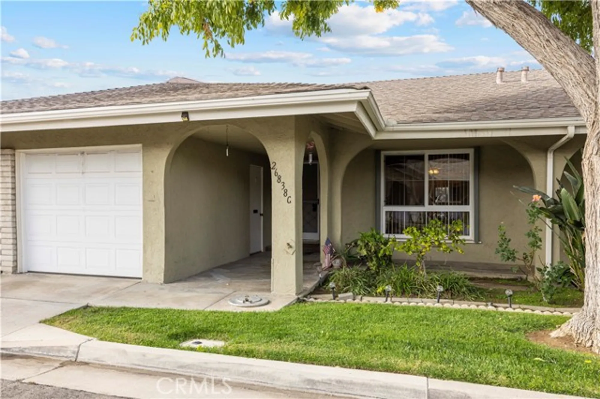 Property Slideshow image 1 of 34 | 26838 avenue of the oaks c, Newhall, CA, 91321
