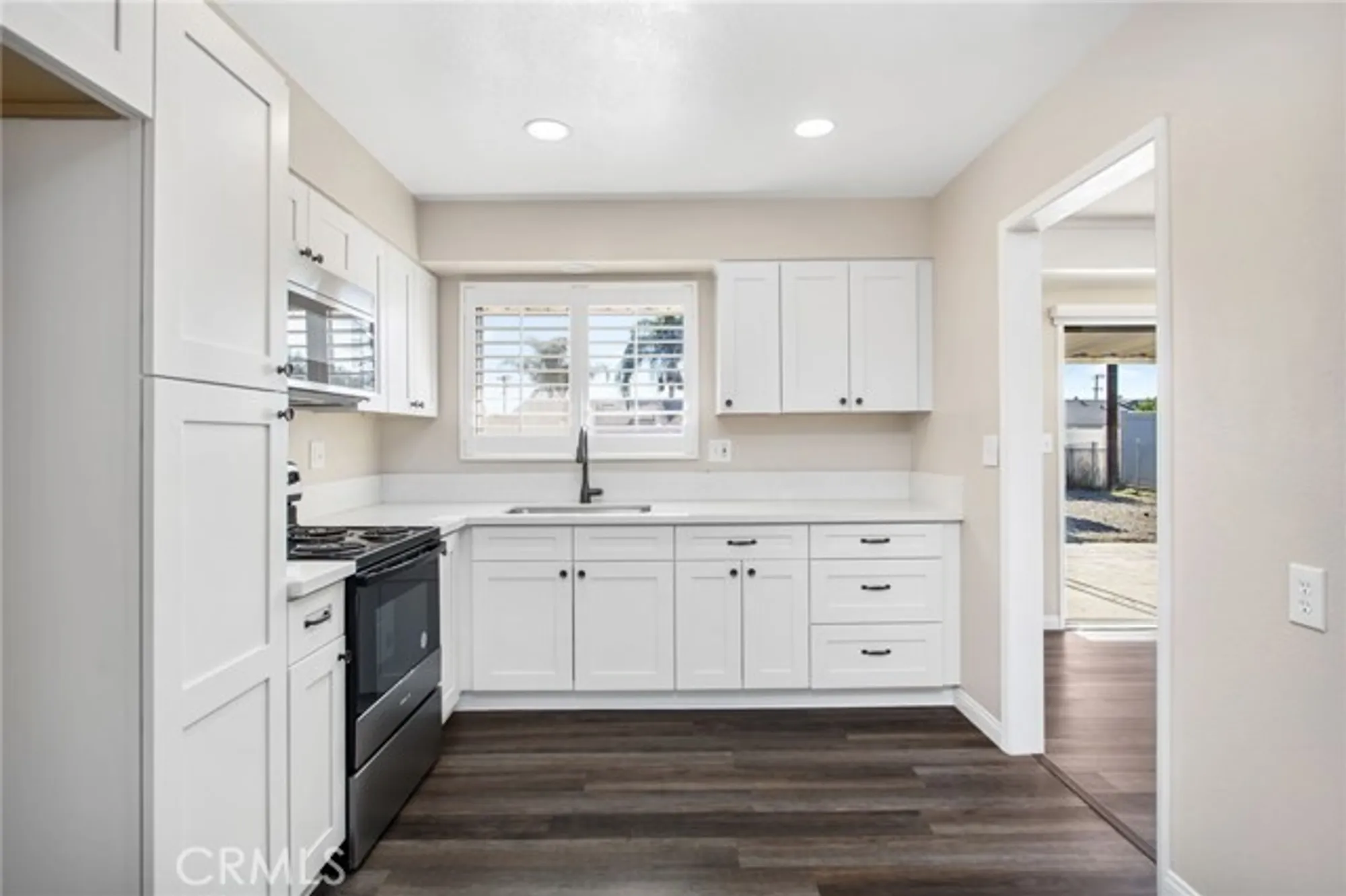 Property Slideshow image 14 of 35 | 27161 pinehurst rd, Menifee, CA, 92586