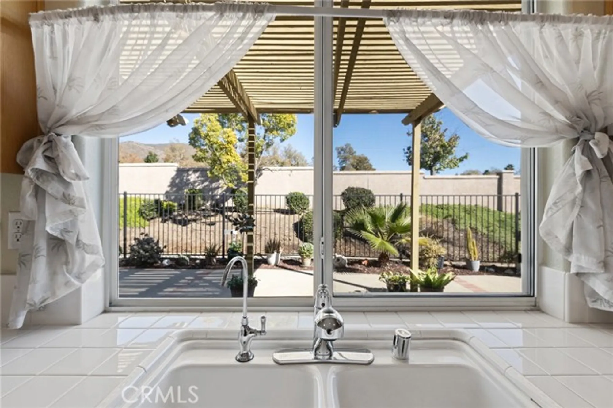 Property Slideshow image 14 of 60 | 28980 raintree dr, Menifee, CA, 92584