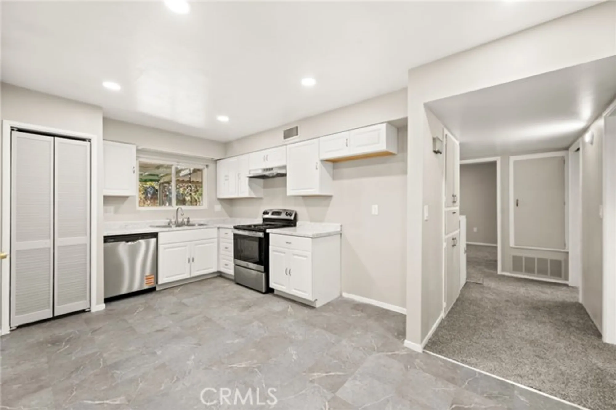 Property Slideshow image 15 of 34 | 28257 portsmouth dr, Menifee, CA, 92586