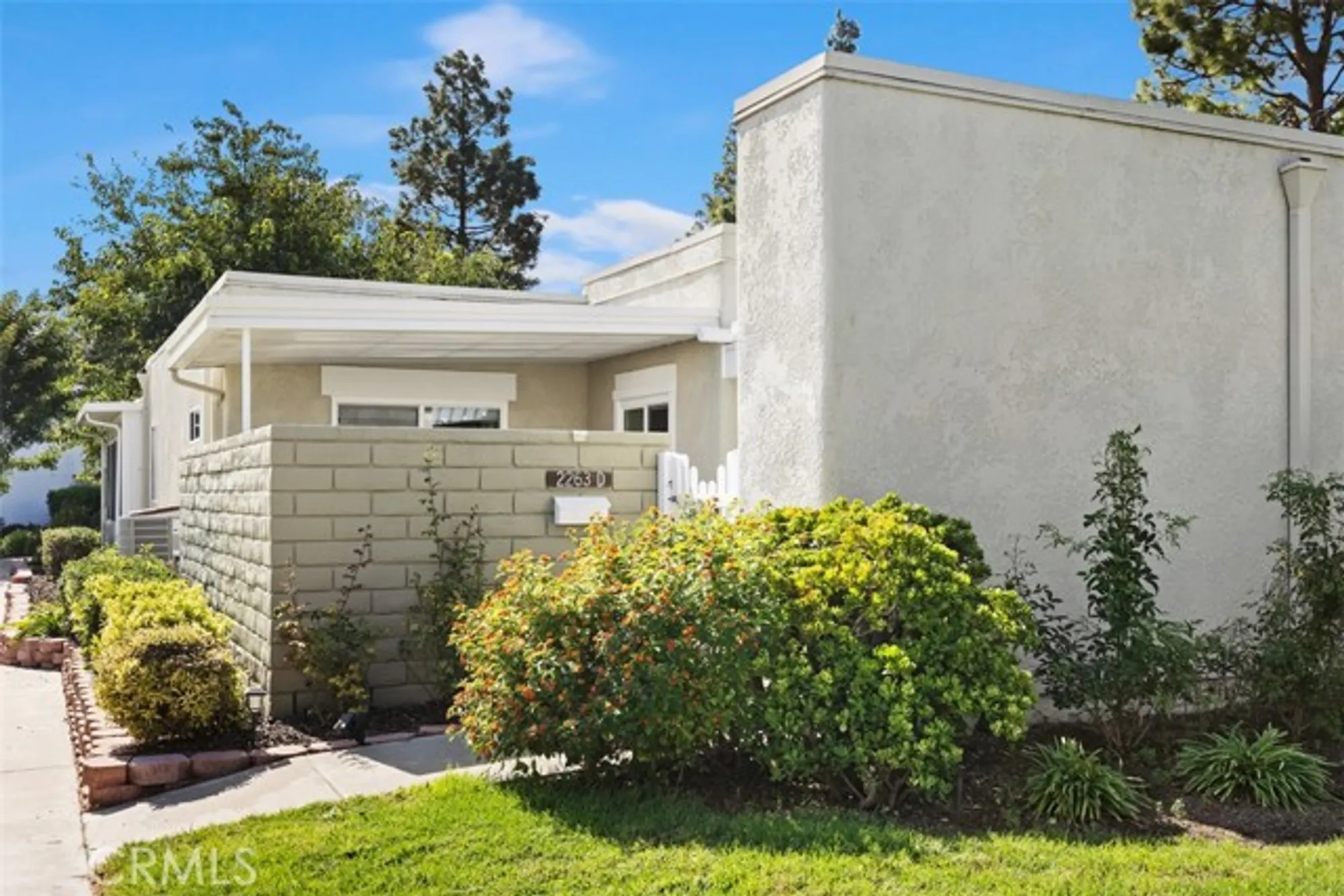 Property Slideshow image 26 of 46 | 2263 via puerta d, Laguna Woods, CA, 92637
