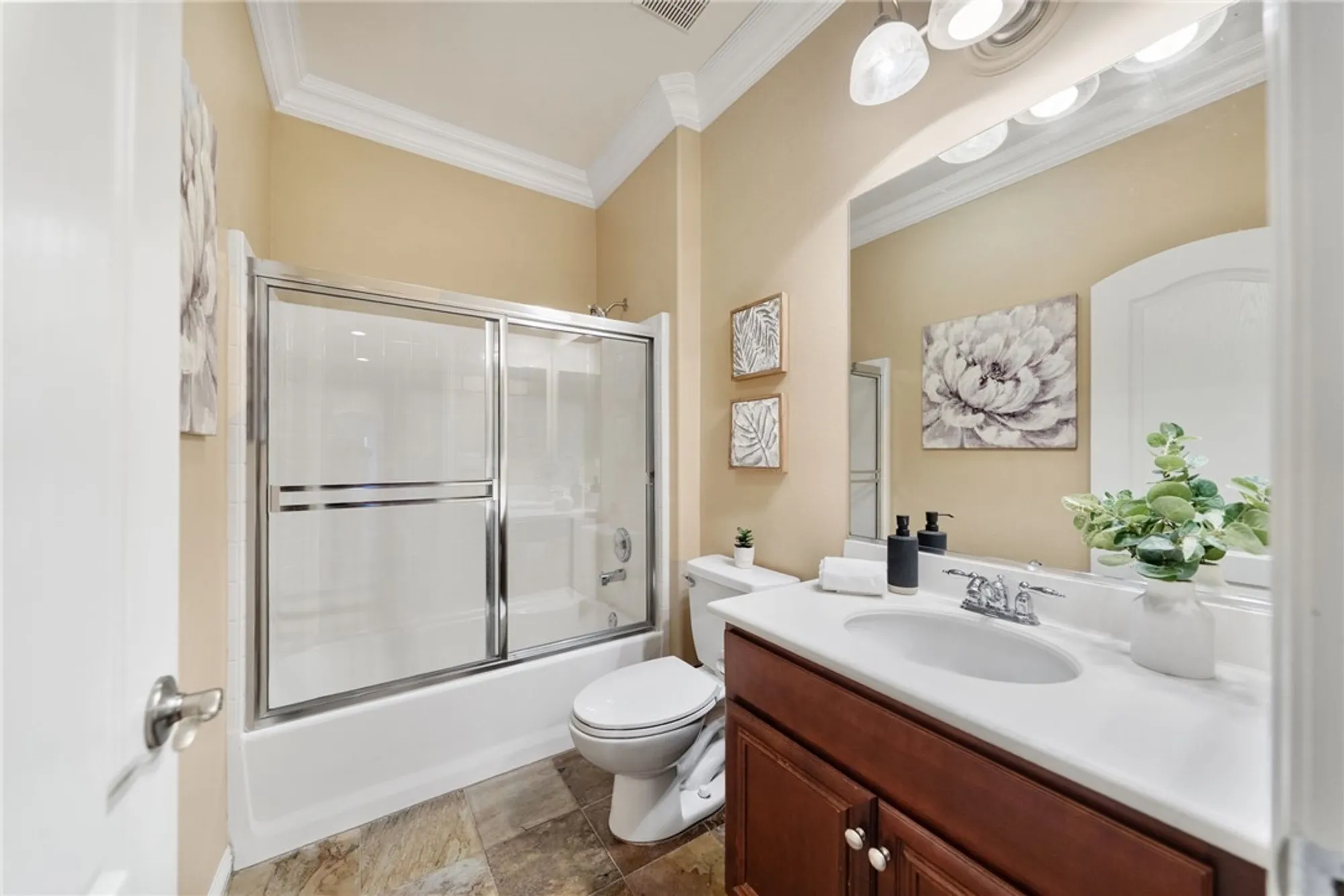 Property Slideshow image 16 of 47 | 501 garcia dr, Hemet, CA, 92545