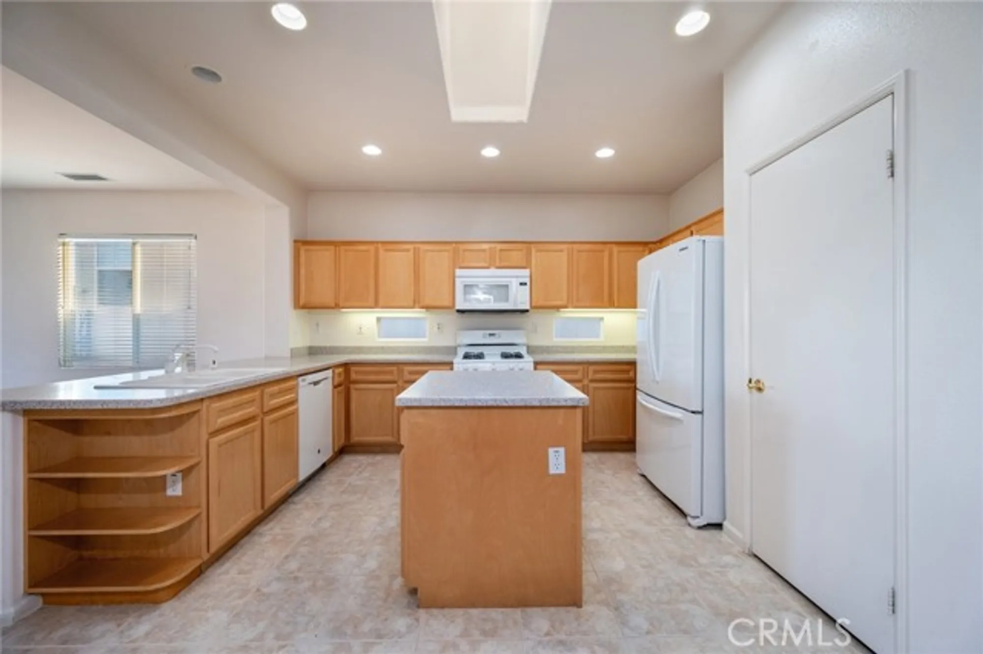 Property Slideshow image 6 of 46 | 24448 roses ct, Corona, CA, 92883