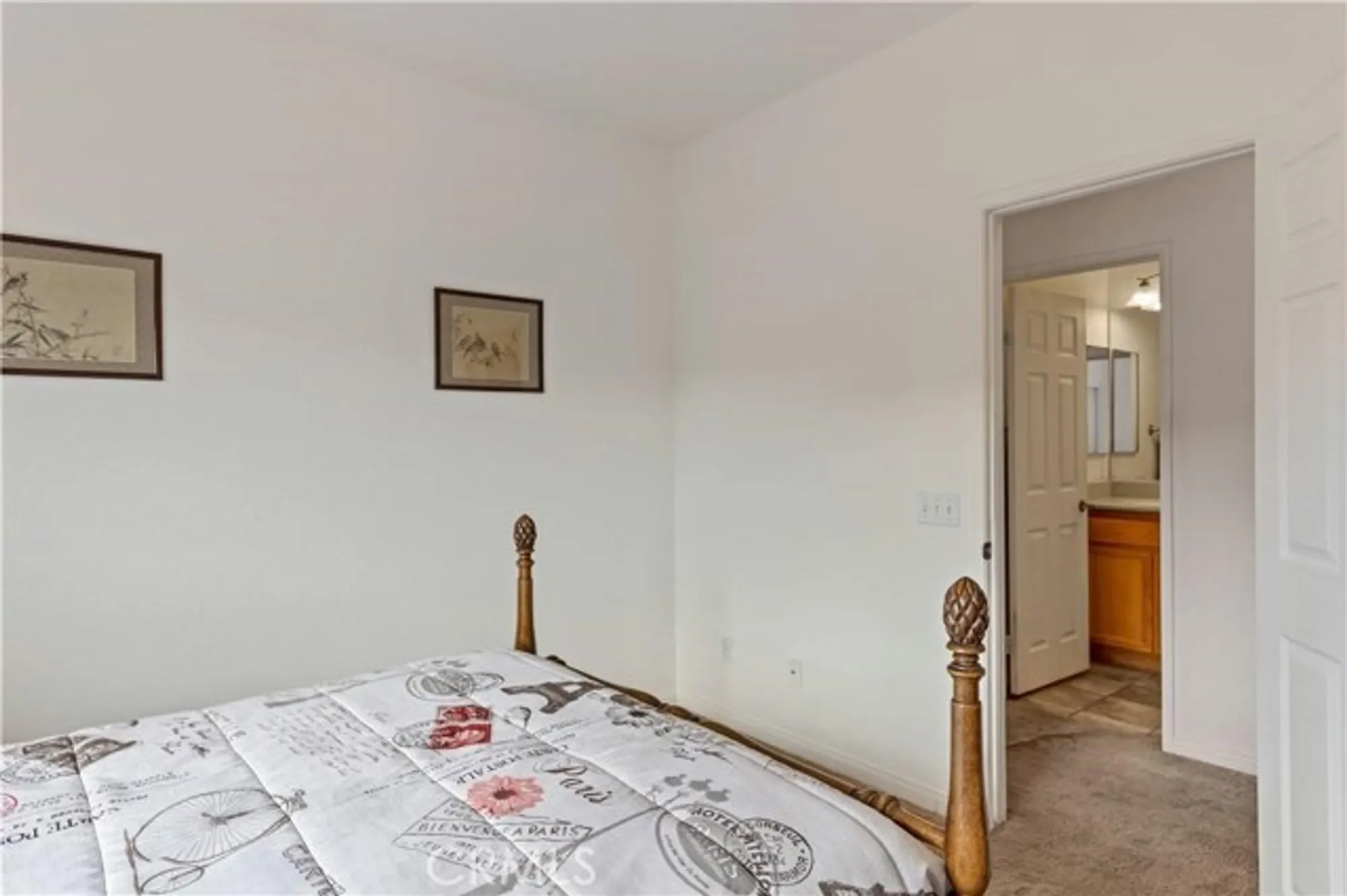 Property Slideshow image 13 of 32 | 7466 via real ln, Yucca Valley, CA, 92284