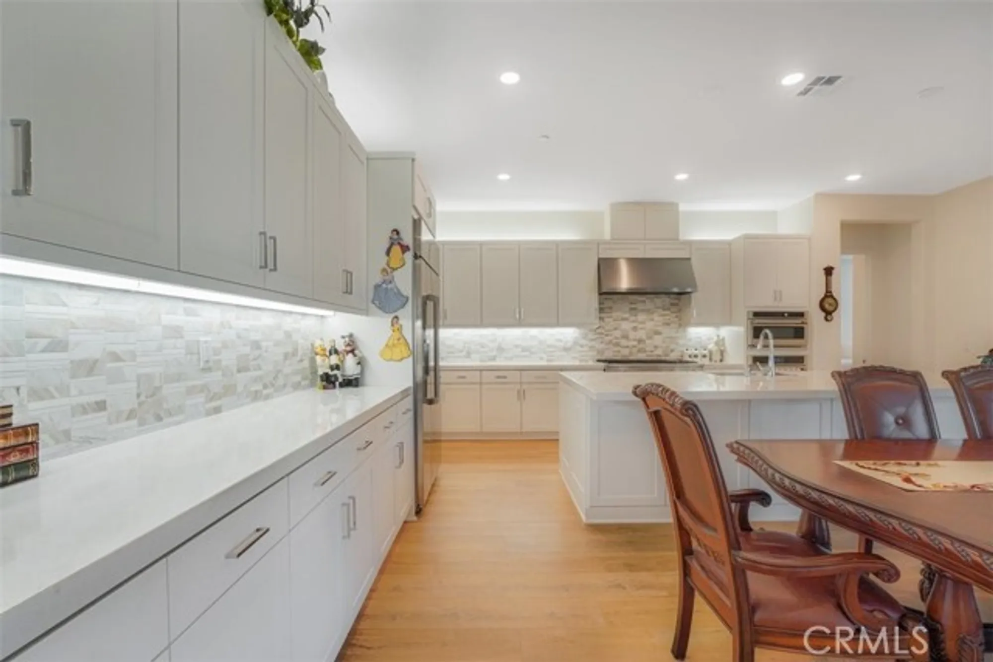 Property Slideshow image 11 of 60 | 24501 via sendero, Valencia, CA, 91354