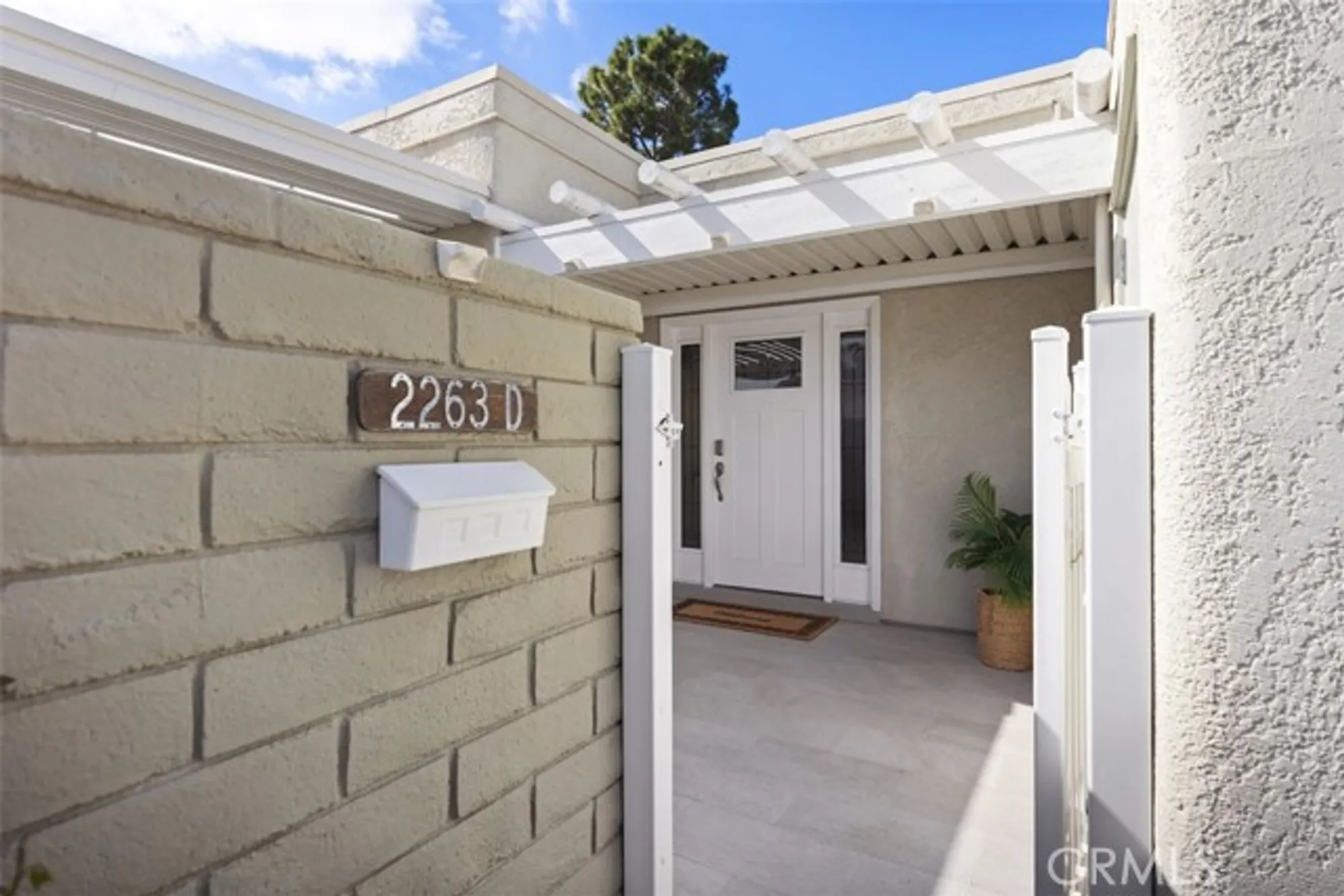 Property Slideshow image 2 of 46 | 2263 via puerta d, Laguna Woods, CA, 92637