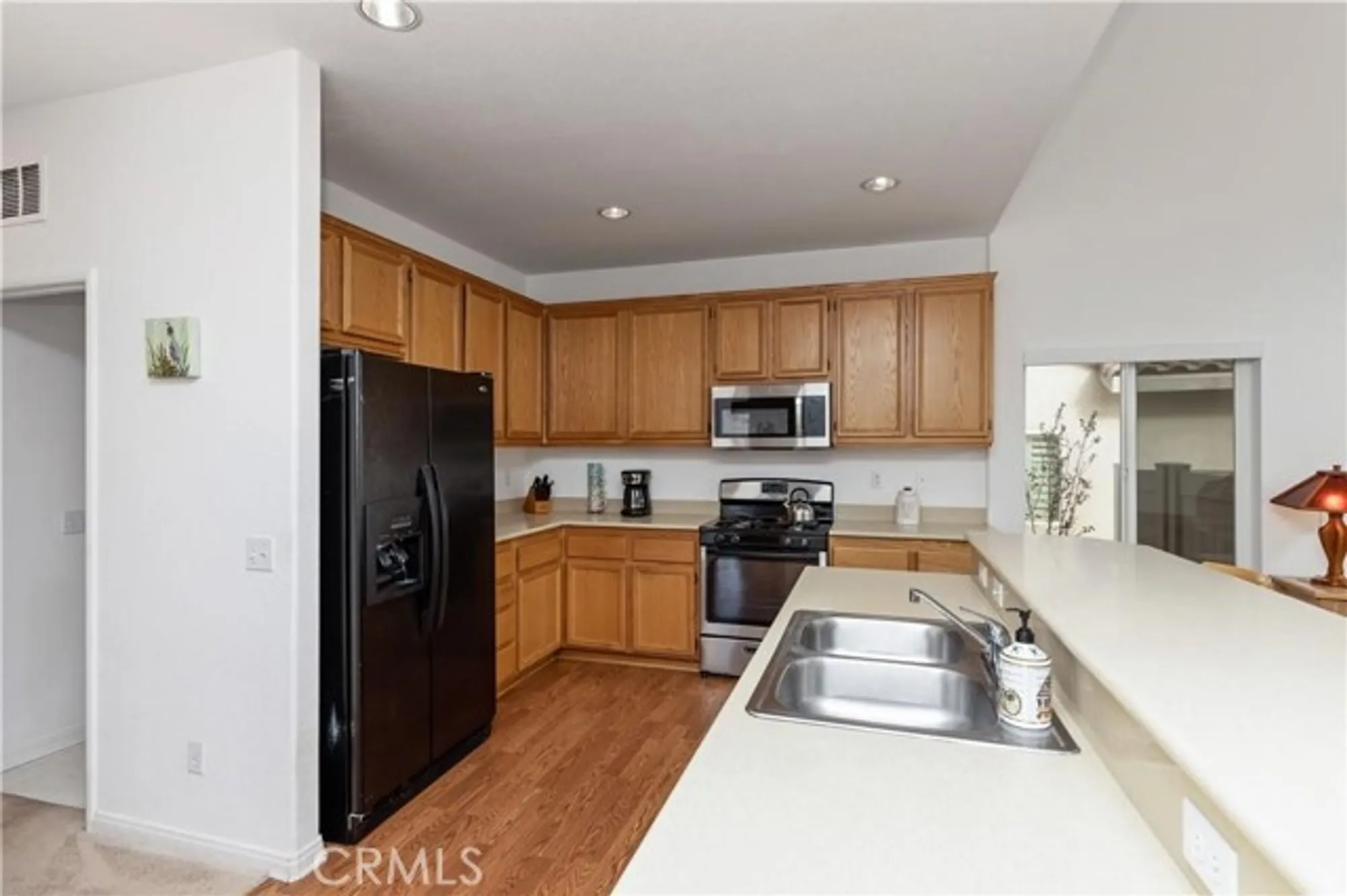 Property Slideshow image 7 of 32 | 7466 via real ln, Yucca Valley, CA, 92284