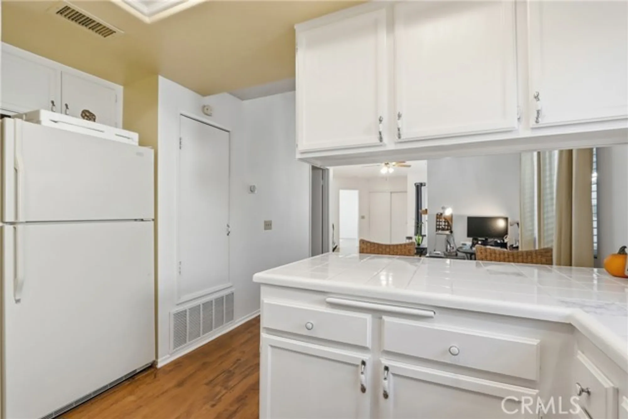 Property Slideshow image 16 of 31 | 29350 murrieta rd, Menifee, CA, 92586