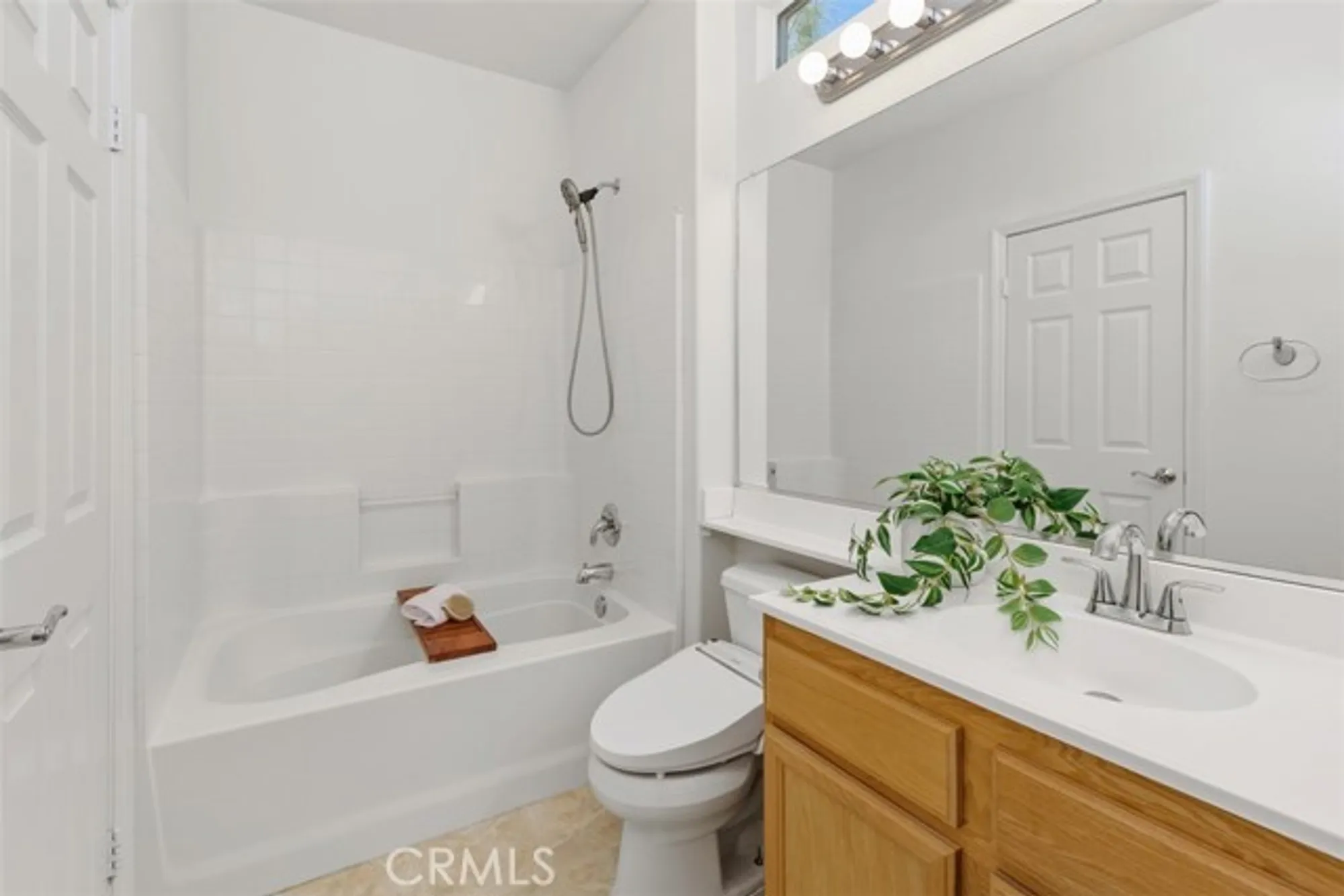 Property Slideshow image 17 of 59 | 24116 whitetail dr, Corona, CA, 92883