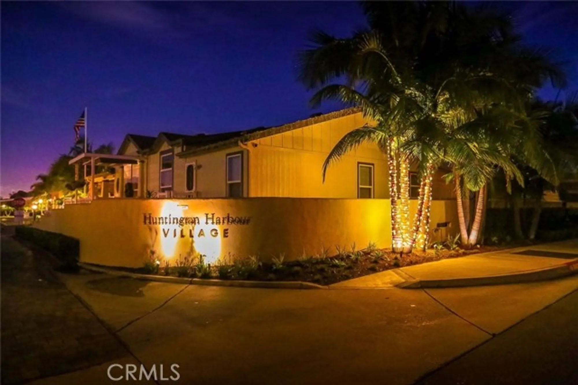 Property Slideshow image 4 of 18 | 4382 lahaina dr, Huntington Beach, CA, 92649
