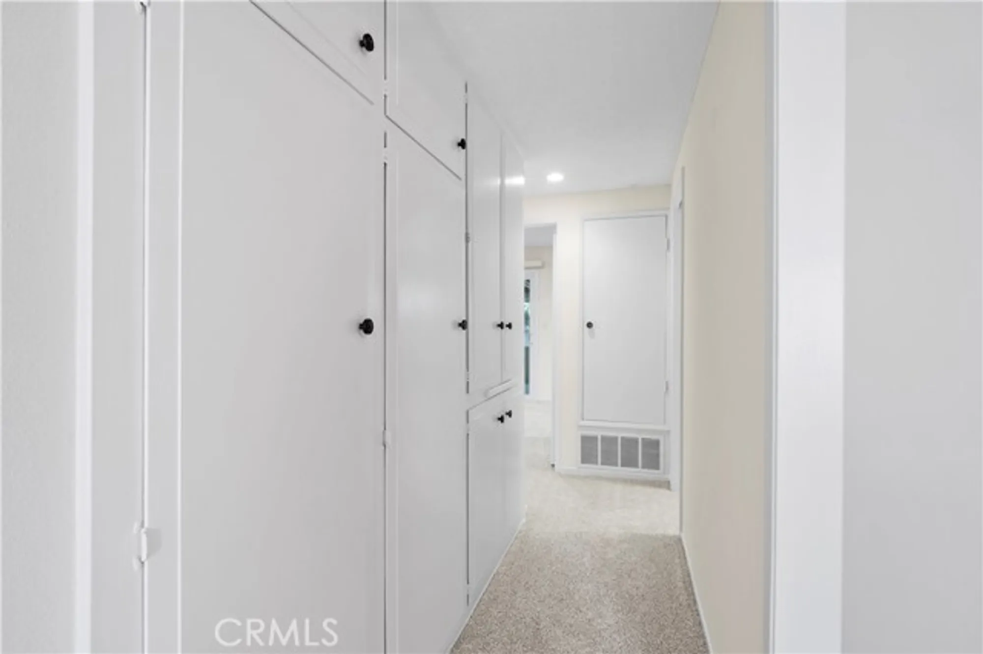 Property Slideshow image 21 of 34 | 26838 avenue of the oaks c, Newhall, CA, 91321