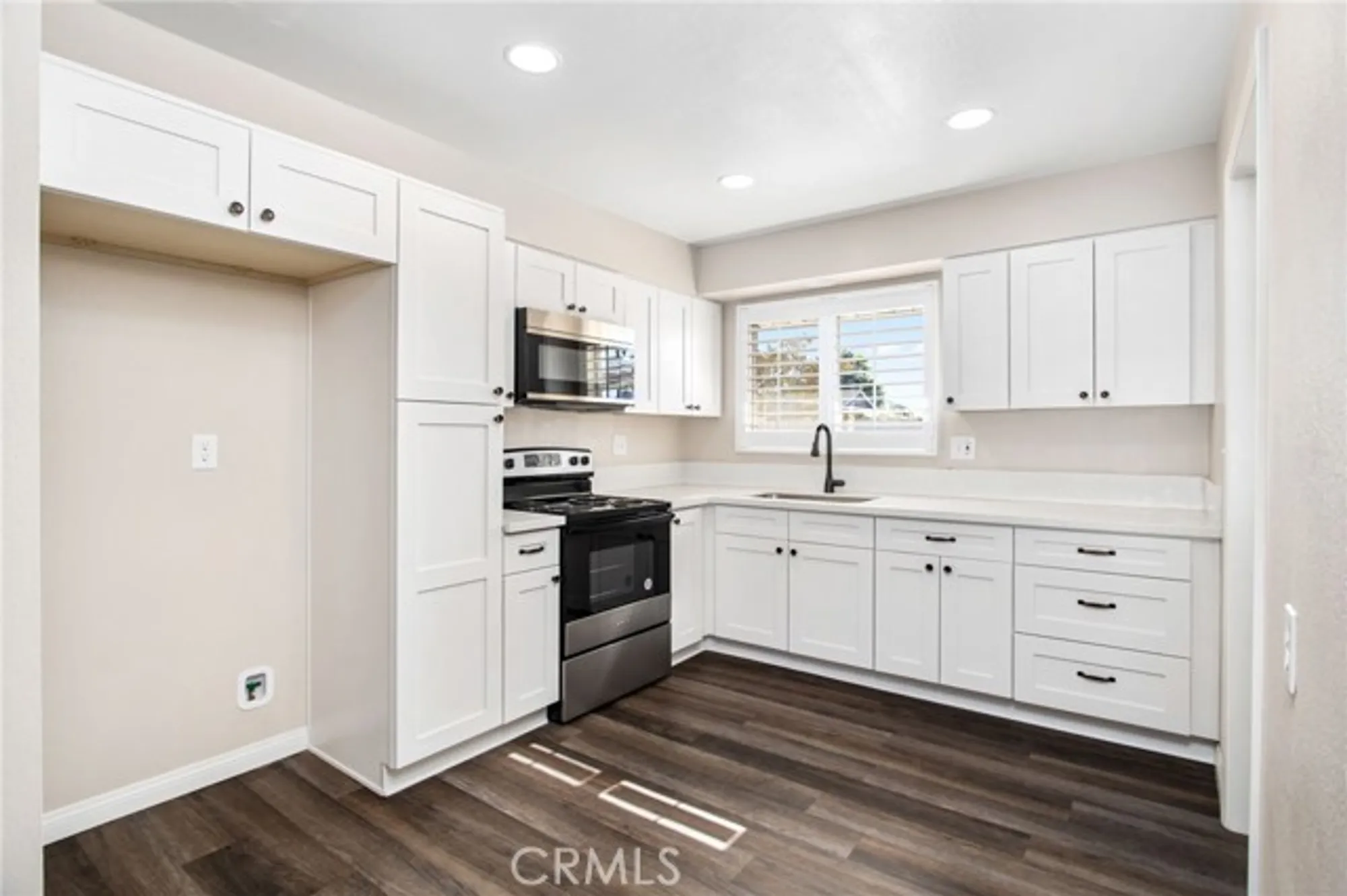 Property Slideshow image 13 of 35 | 27161 pinehurst rd, Menifee, CA, 92586