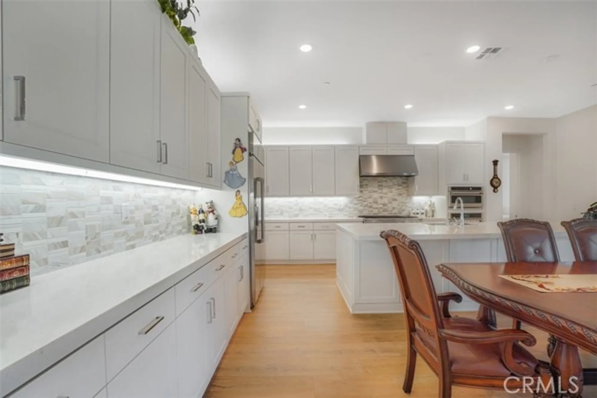 Property Slideshow image 17 of 60 | 24501 via sendero, Valencia, CA, 91354