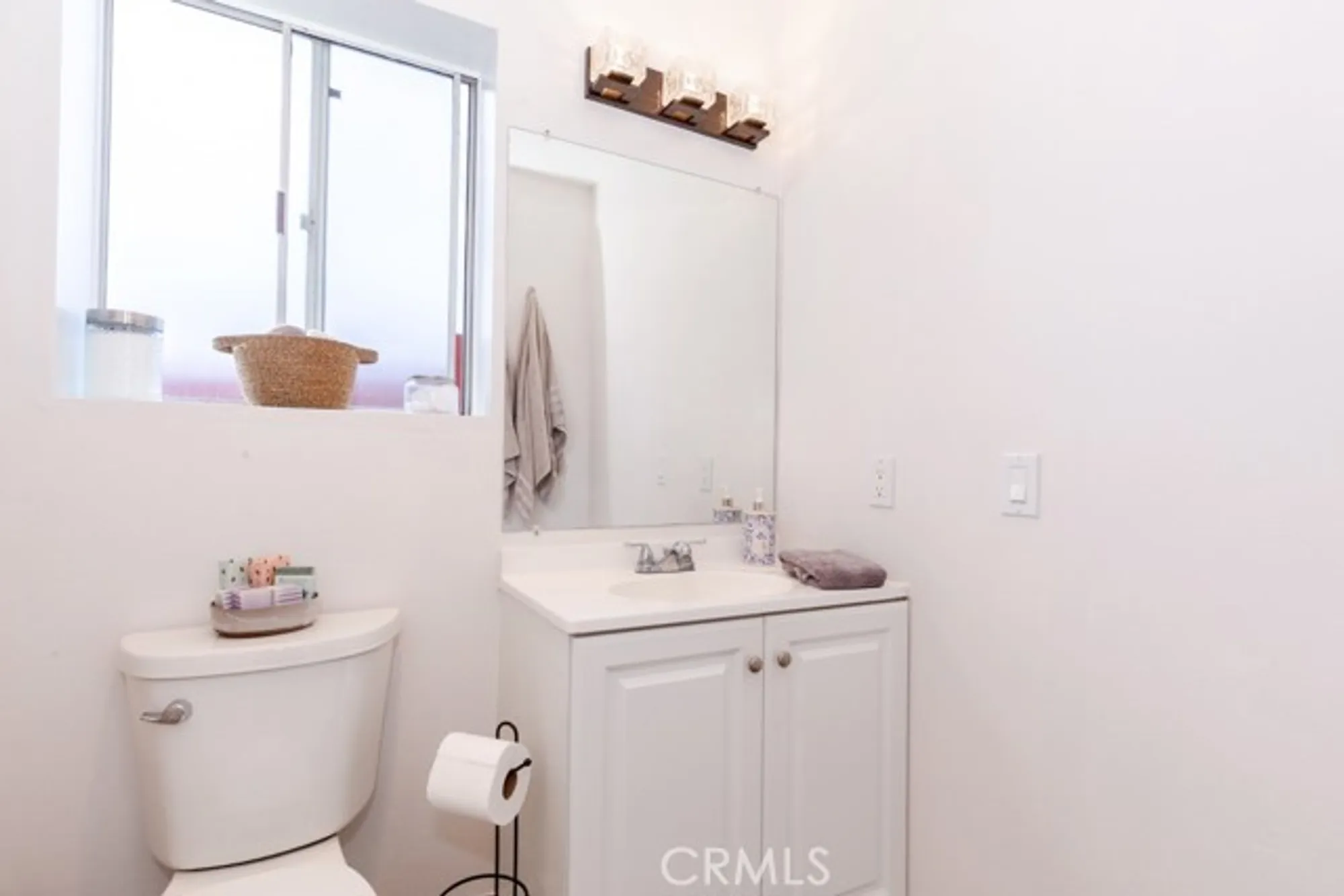 Property Slideshow image 12 of 46 | 3547 mira pacific dr, Oceanside, CA, 92056