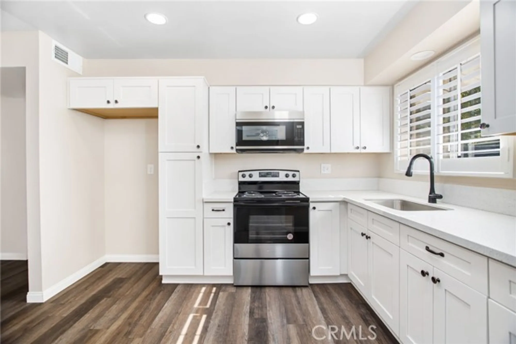 Property Slideshow image 15 of 35 | 27161 pinehurst rd, Menifee, CA, 92586