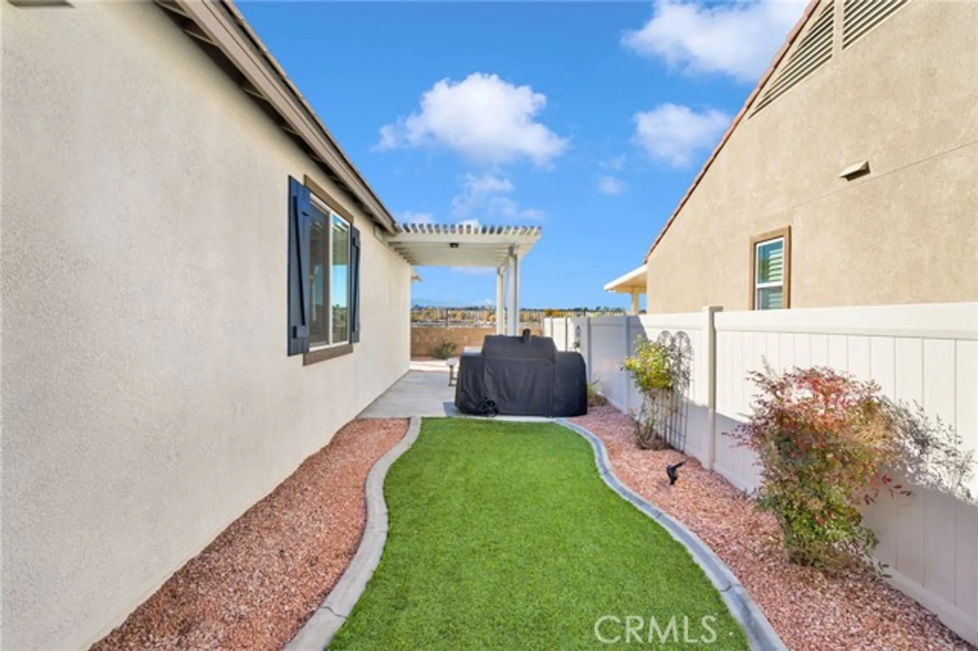 Property Slideshow image 39 of 54 | 10332 darby rd, Apple Valley, CA, 92308
