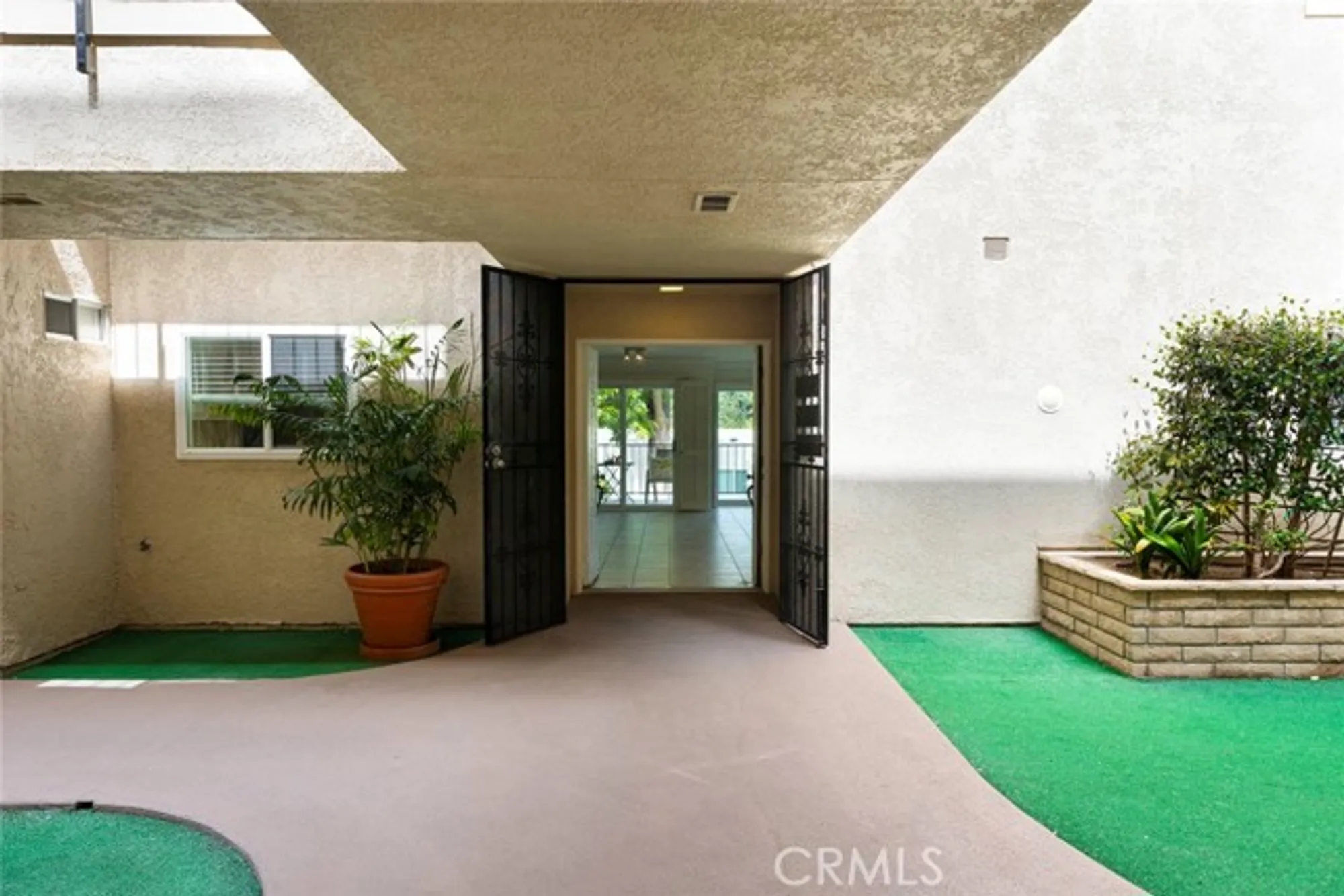 Property Slideshow image 18 of 21 | 2370 via mariposa 1b, Laguna Woods, CA, 92637